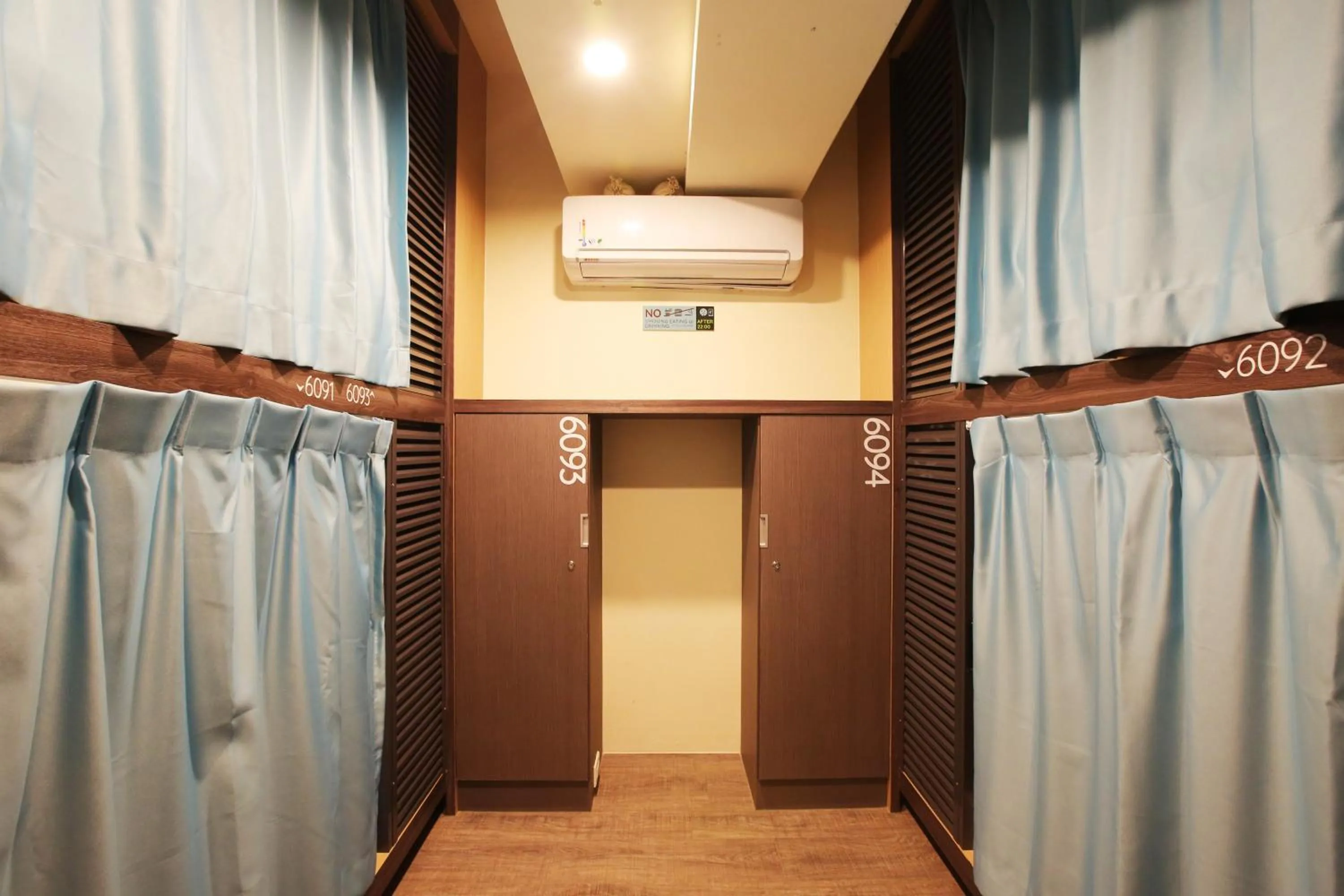 bunk bed in Loosha Hostel