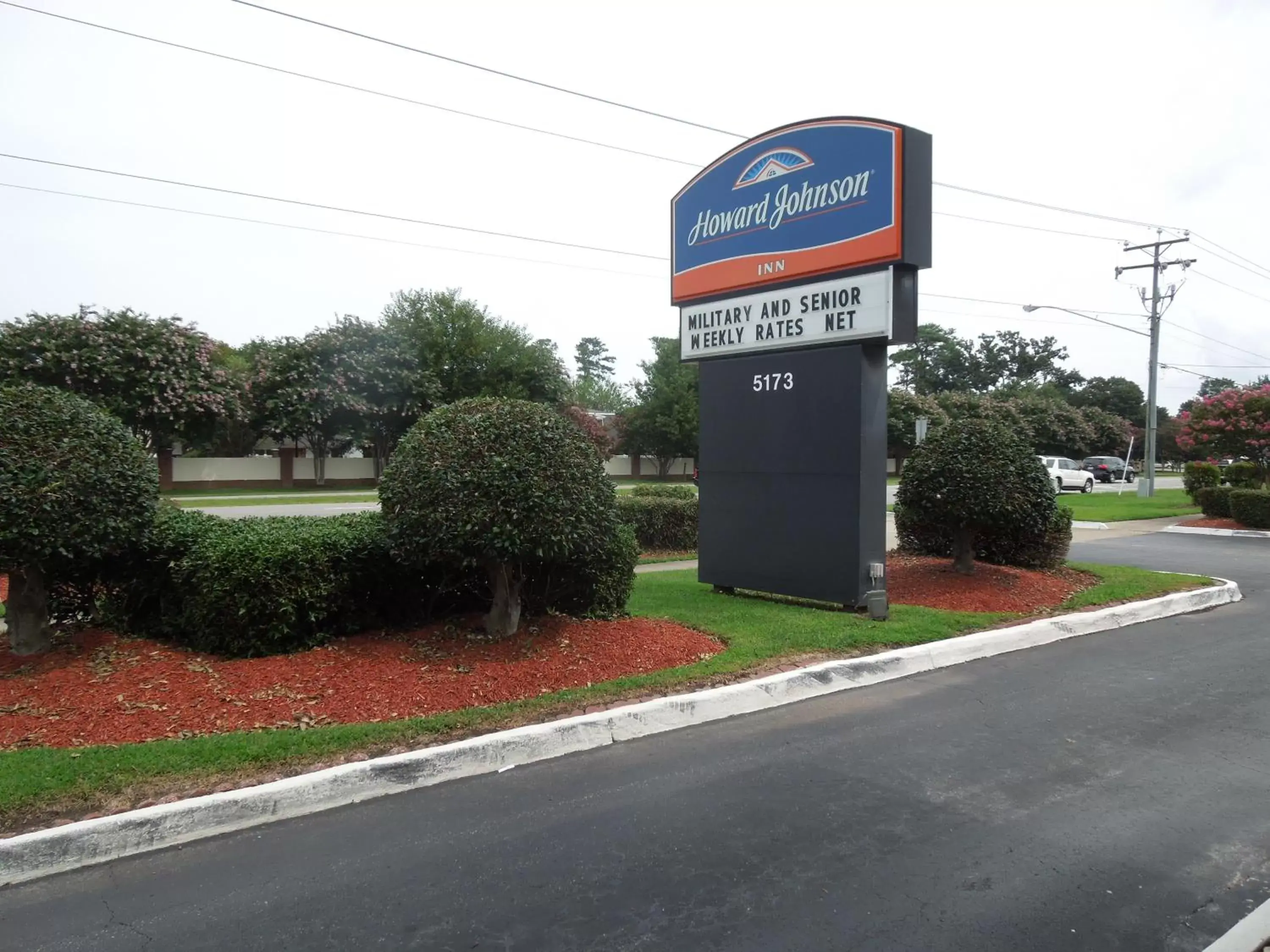 Facade/entrance, Property Building in Howard Johnson by Wyndham Virginia Beach