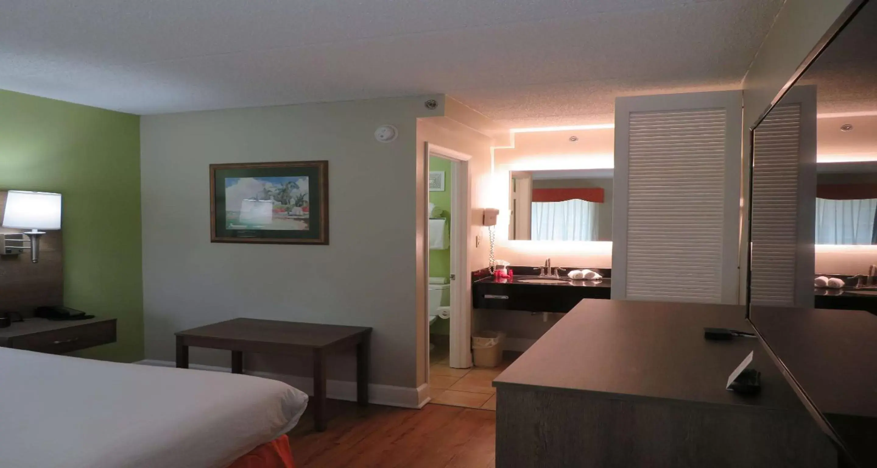 Bedroom, Bed in SureStay Plus Hotel by Best Western St Marys Cumberland Bedroom, Bed in SureStay Plus Hotel by Best Western St Marys Cumberland
