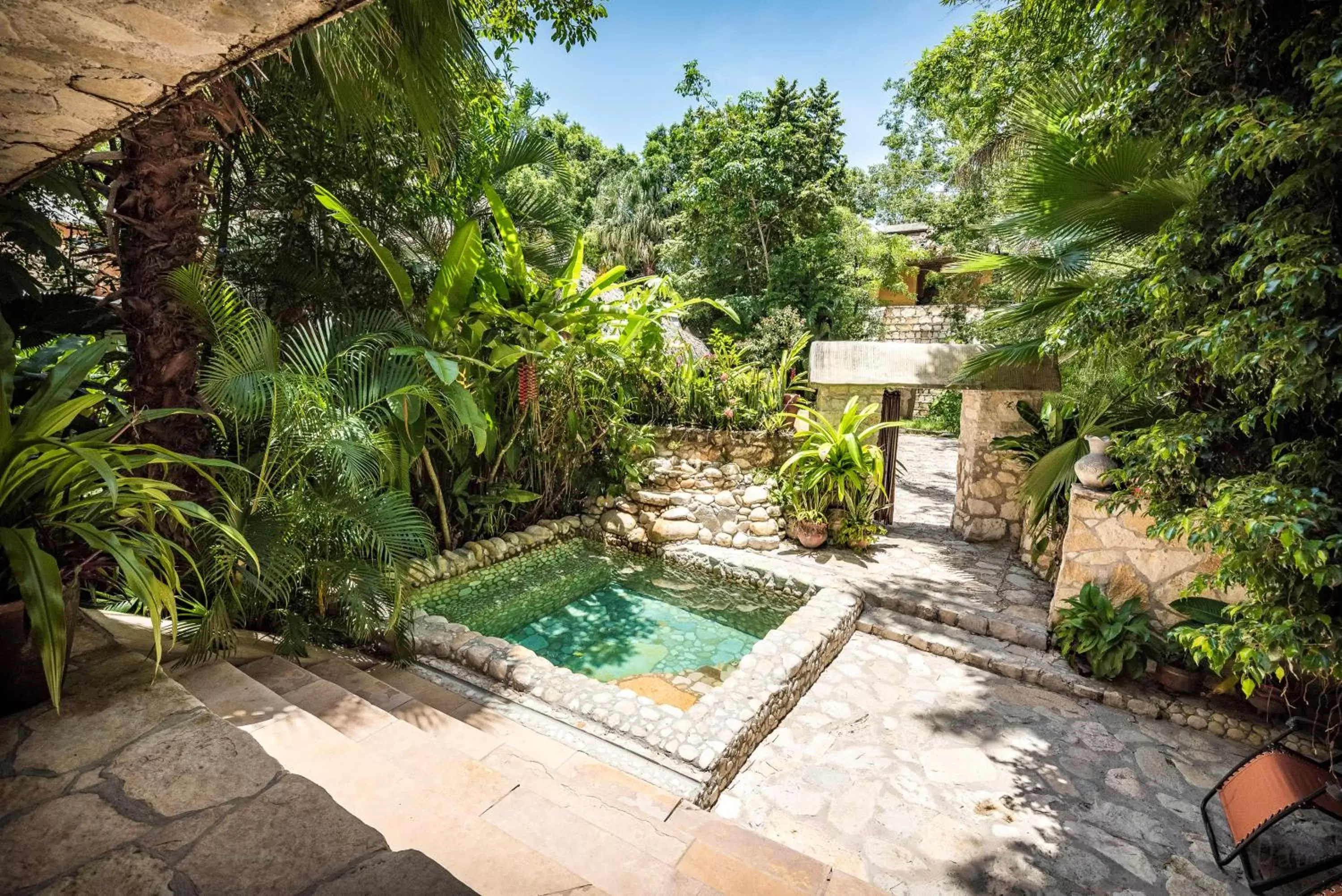 Day, Pool View in Hotel Boutique Quinta Chanabnal