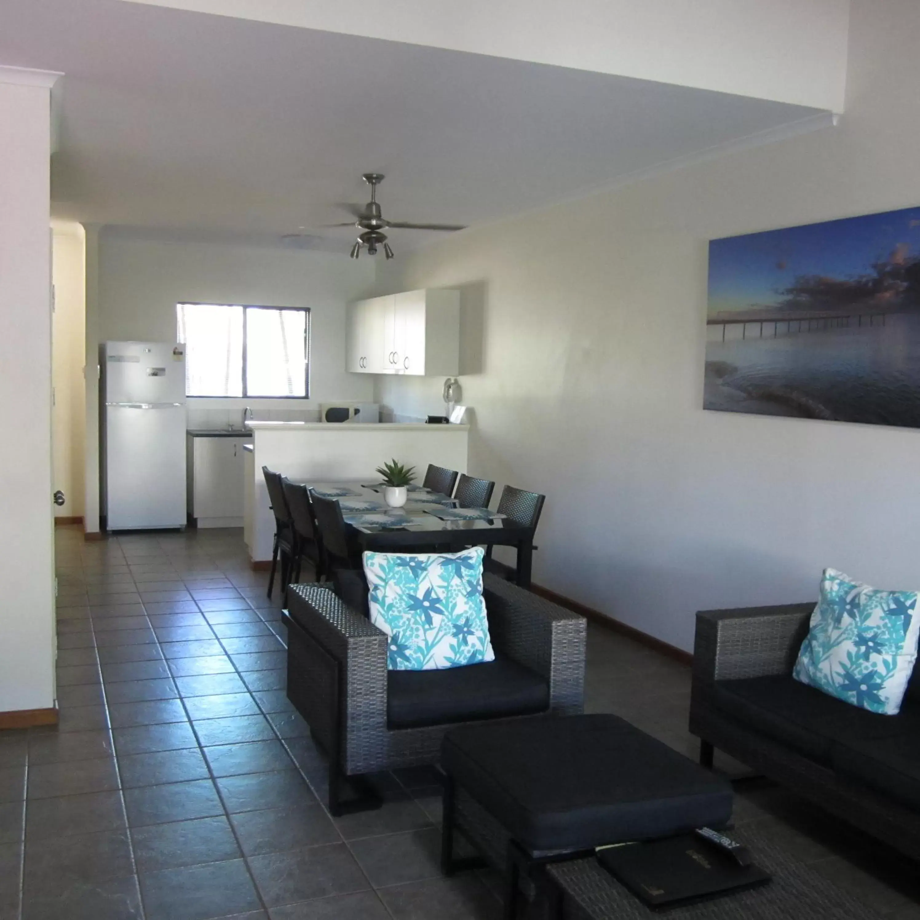 Living room, Lounge/Bar in Broome Beach Resort - Cable Beach, Broome