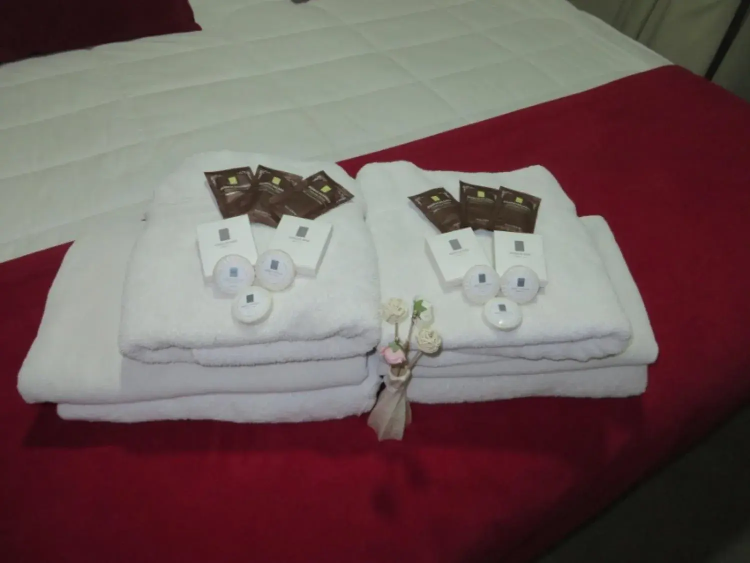 towels, Bed in VR Suite Santiago