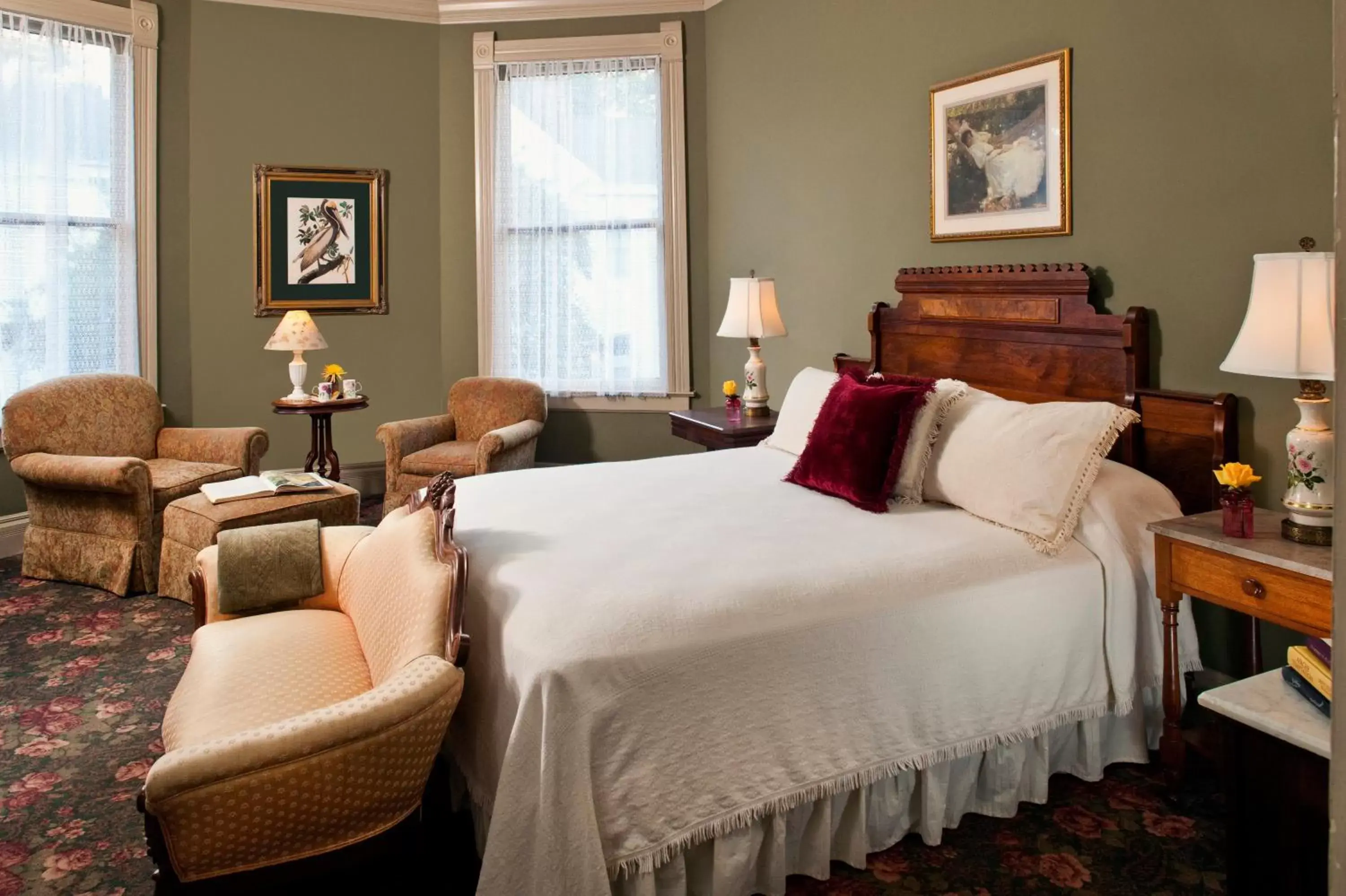 Two-Bedroom King Suite - Rose Suite in Devereaux Shields House