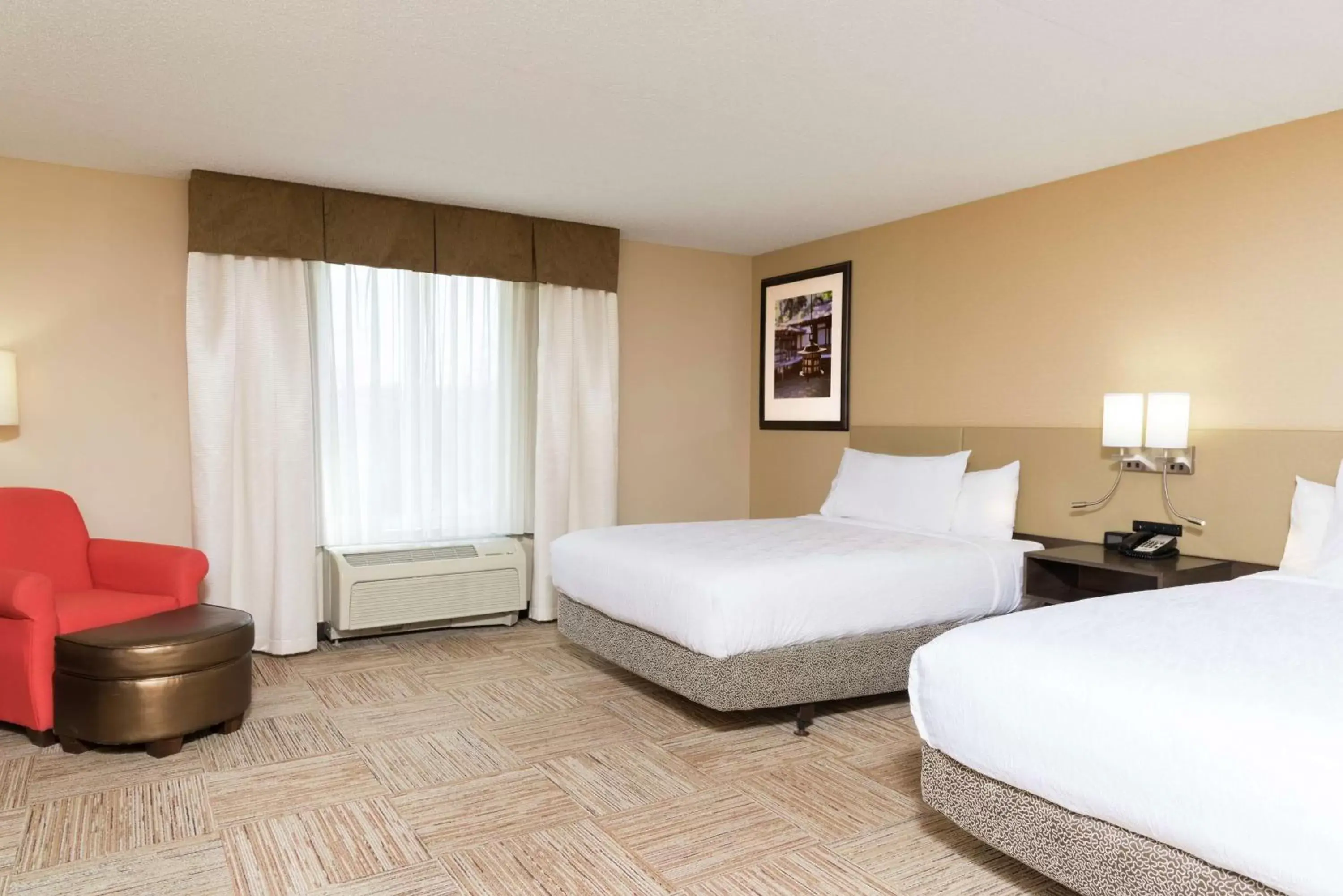 Living room, Bed in Hilton Garden Inn West Lafayette Wabash Landing