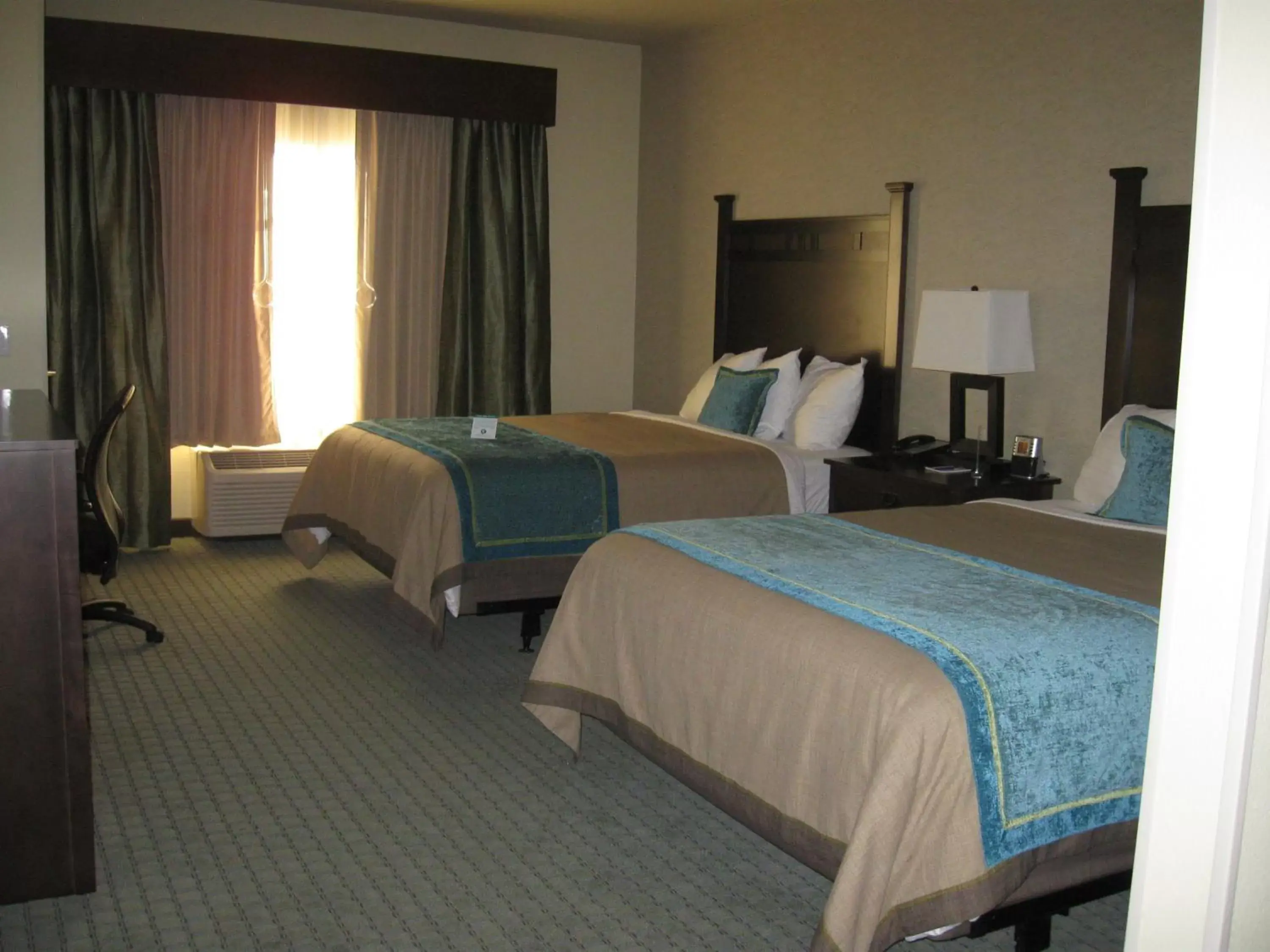 Bedroom, Bed in Little Missouri Inn & Suites New Town