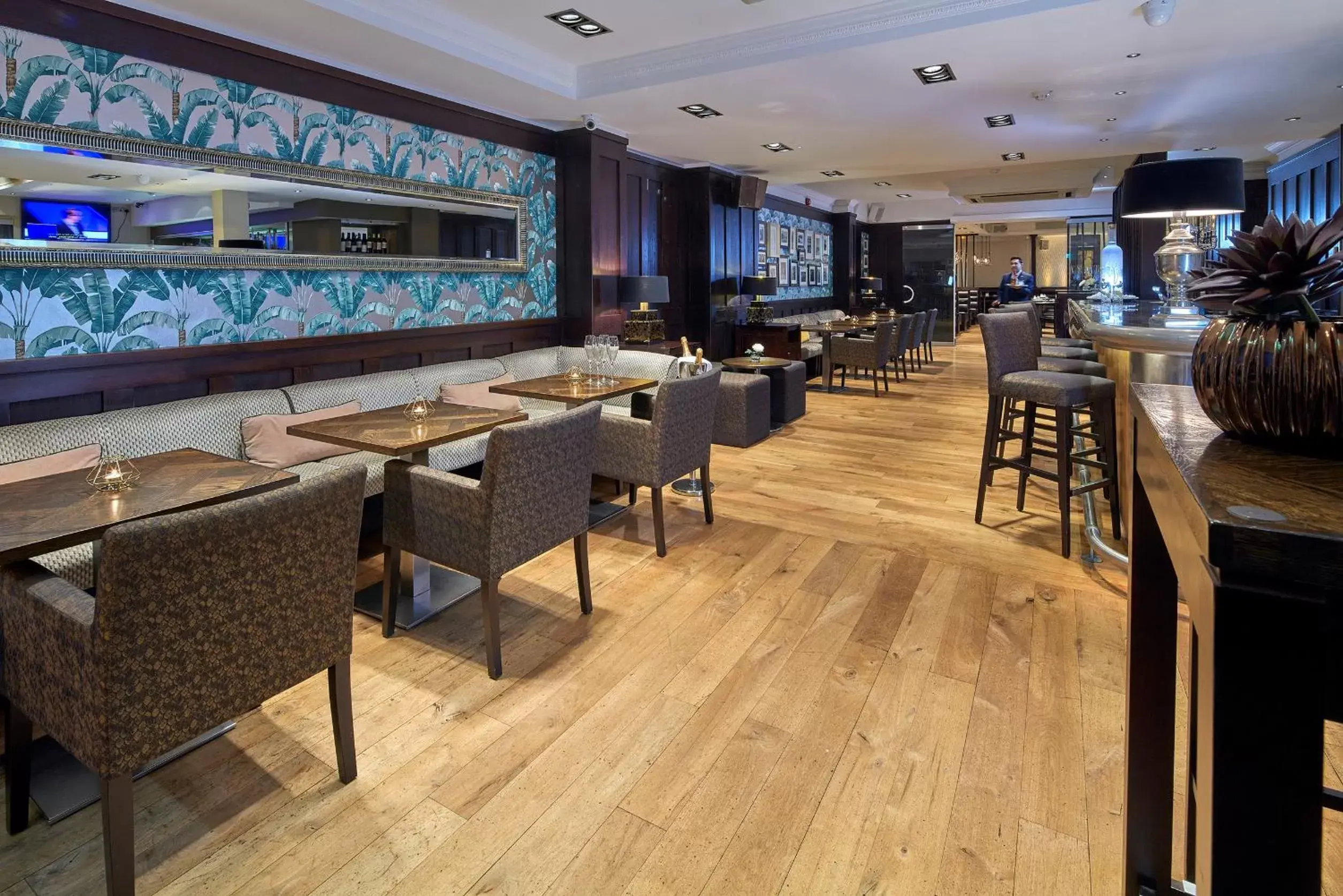 Restaurant/Places to Eat in Mandolay Hotel Guildford