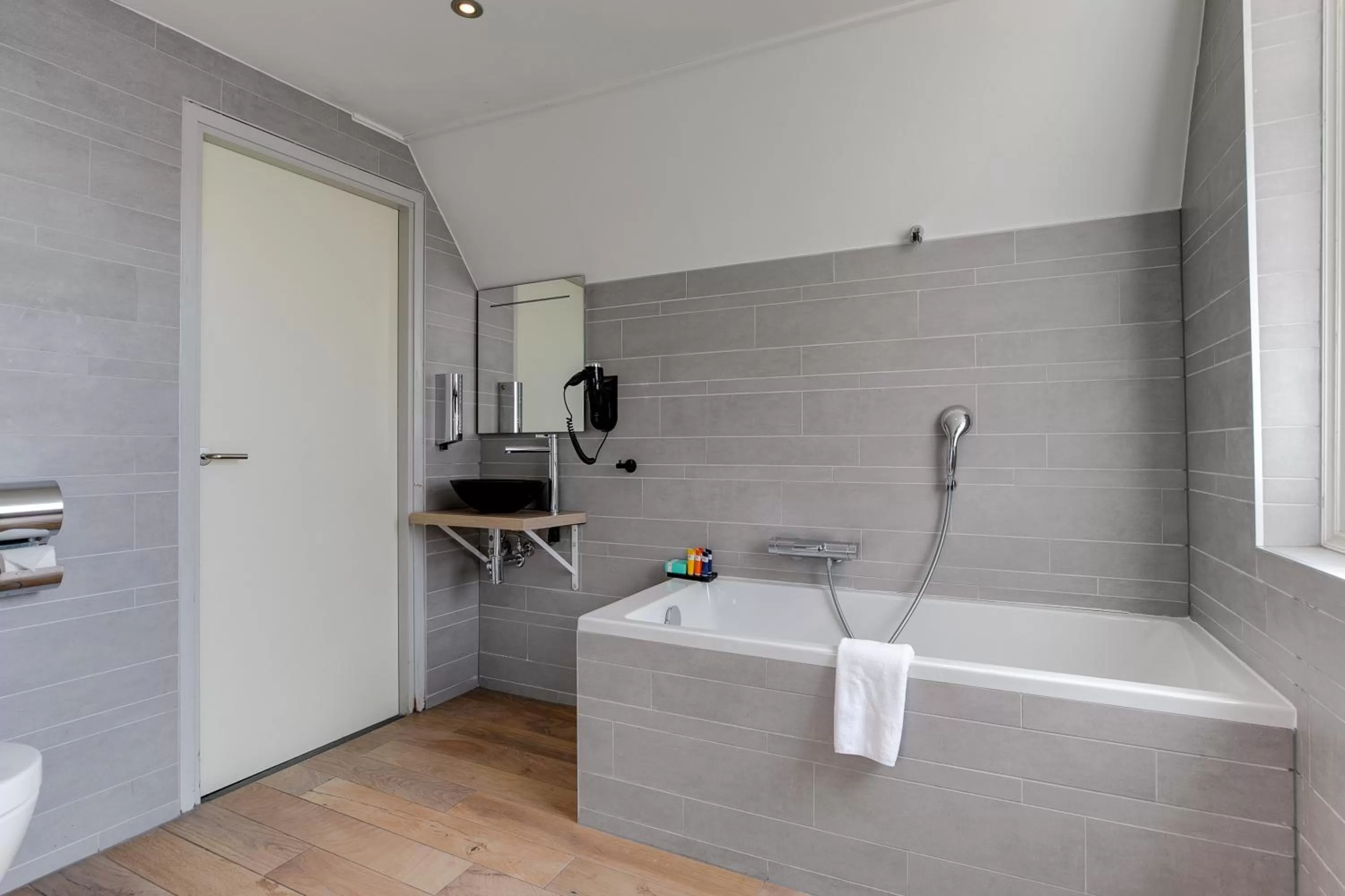 Bathroom in Hotel Royal Bridges