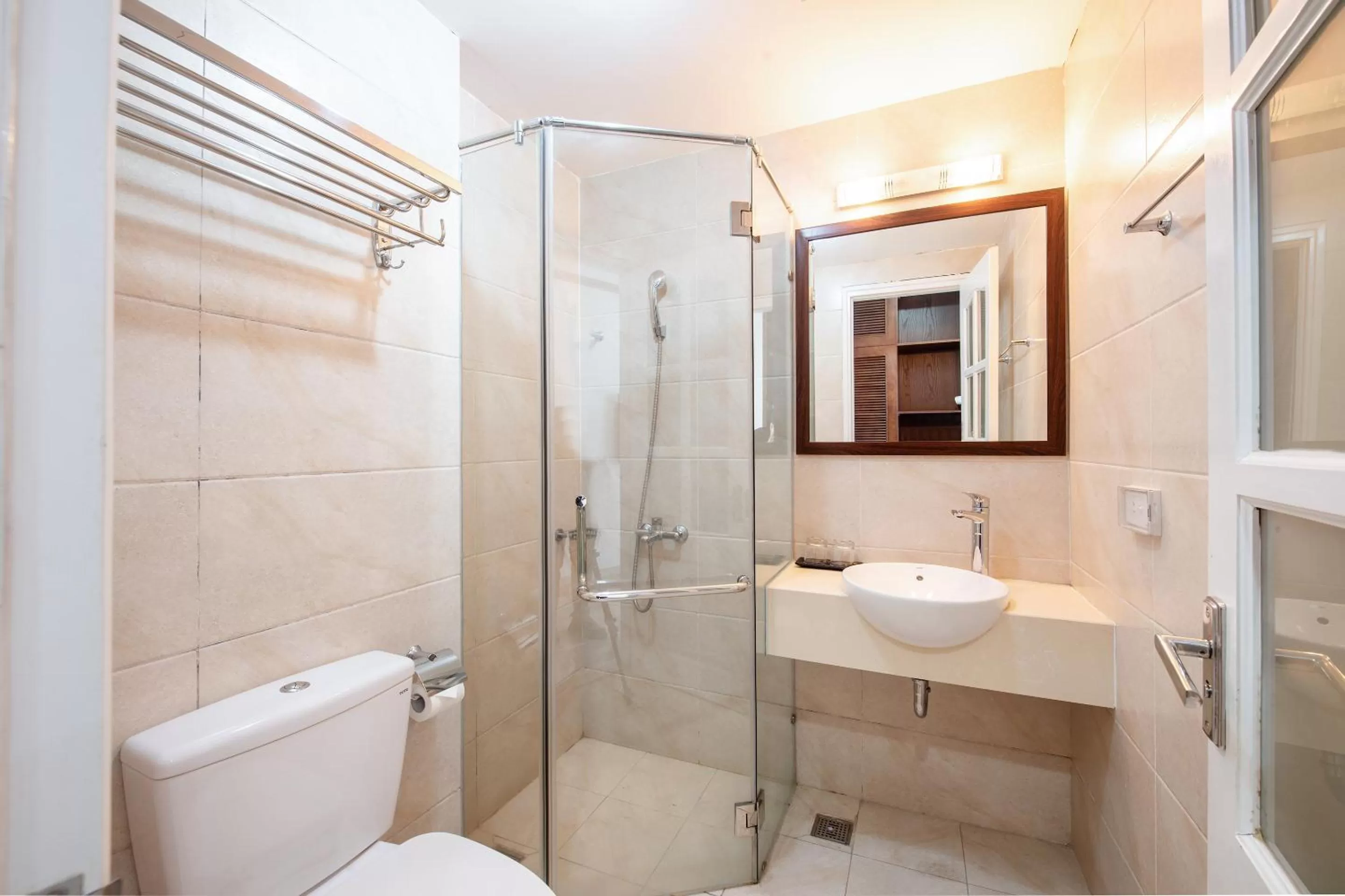 Bathroom in Hanoi Suji Hotel