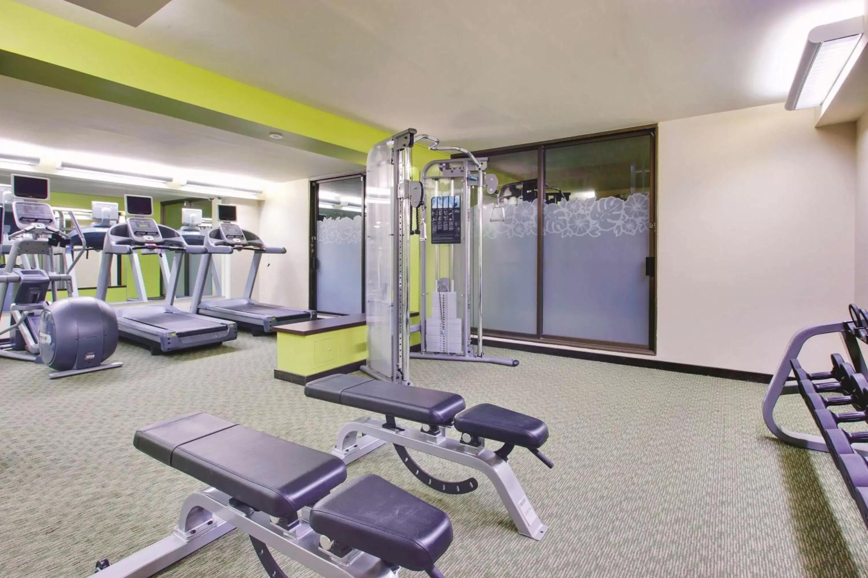 Spa and wellness centre/facilities, Fitness Center/Facilities in OUTRIGGER Waikiki Beachcomber Hotel