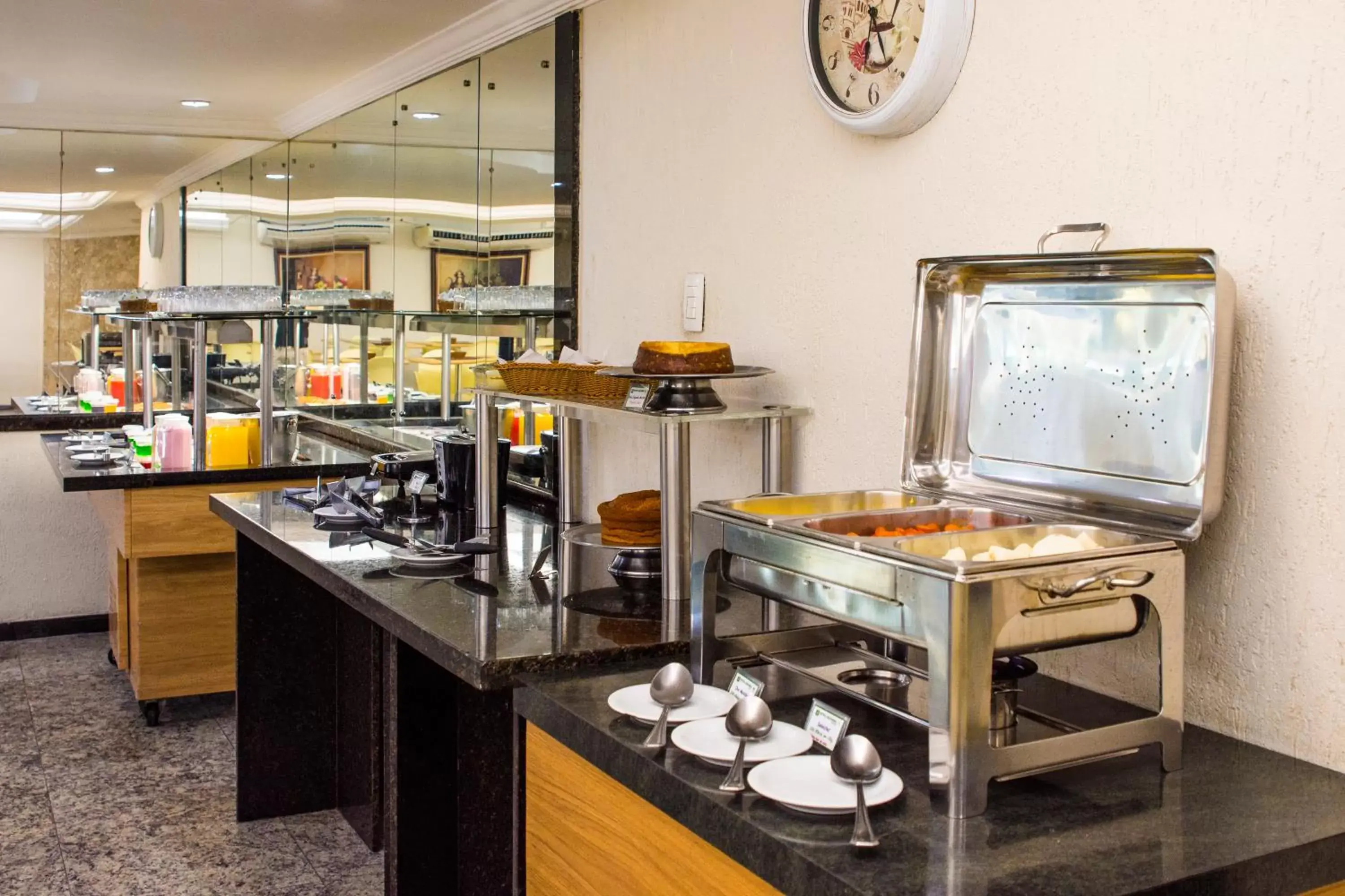 Buffet breakfast, Restaurant/Places to Eat in Nacional Inn Recife Aeroporto