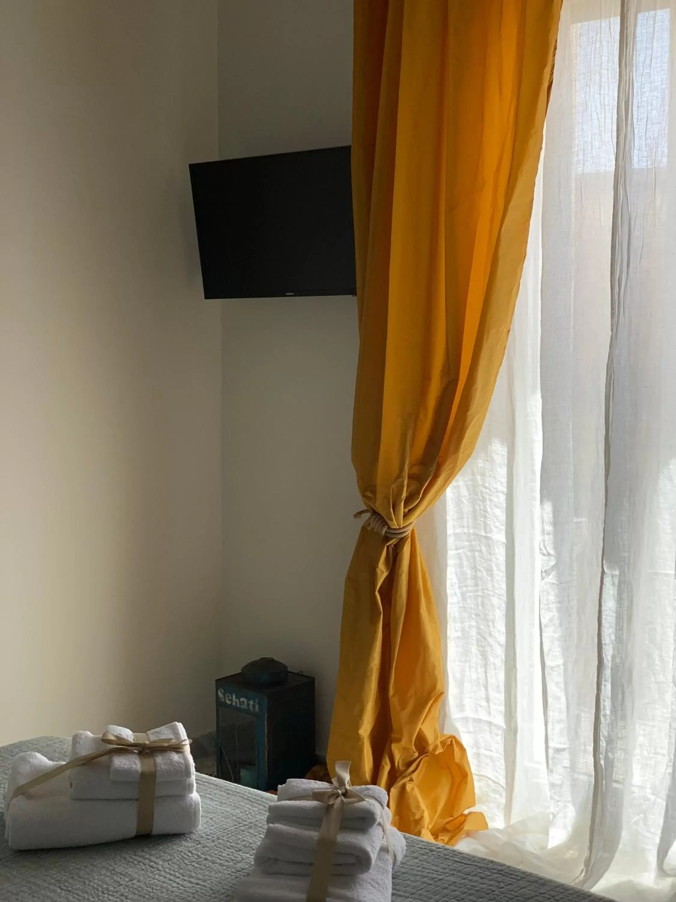 Bed, TV/Entertainment Center in HABITARE Lecce & Salento