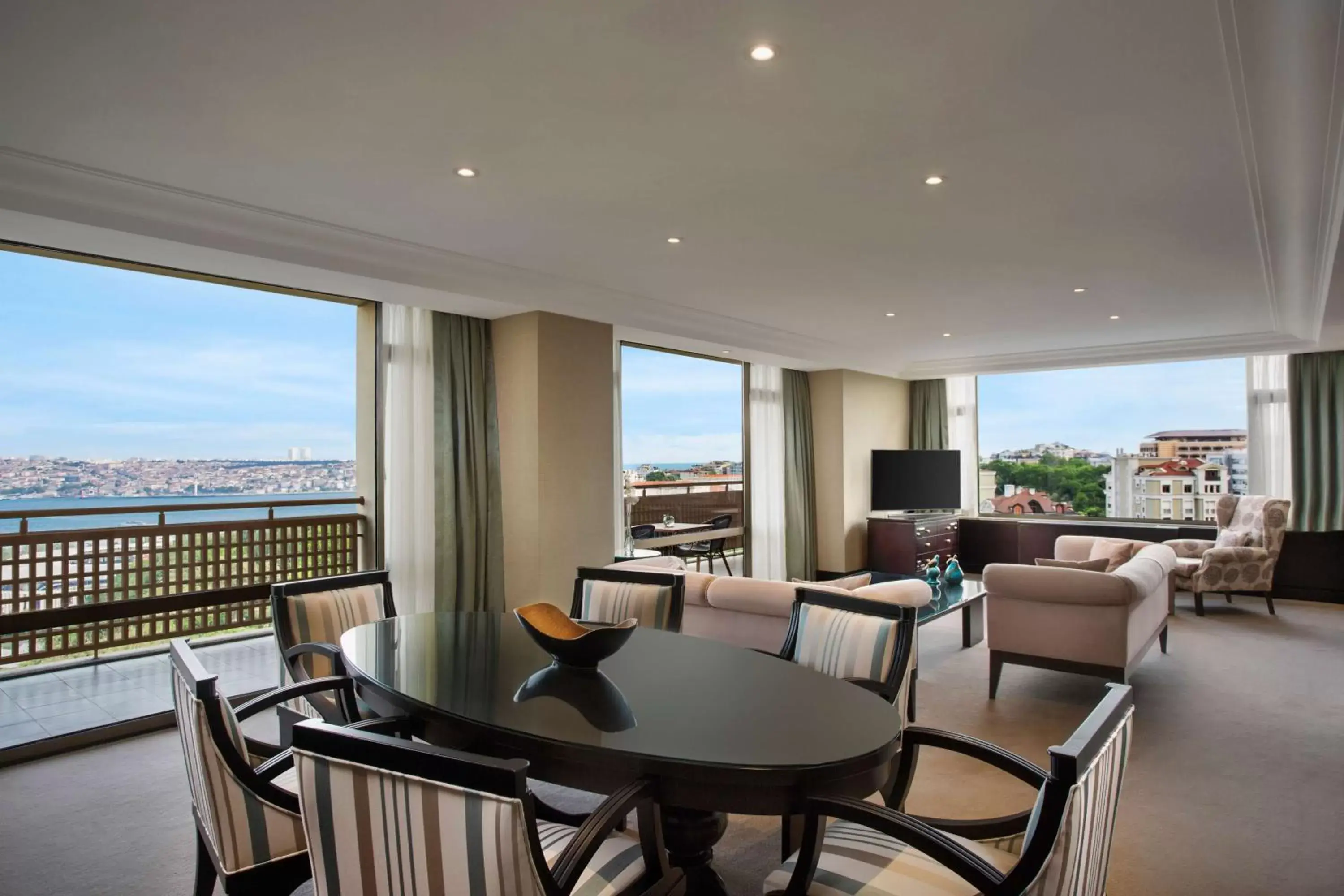 Living room in Hilton Istanbul Bosphorus