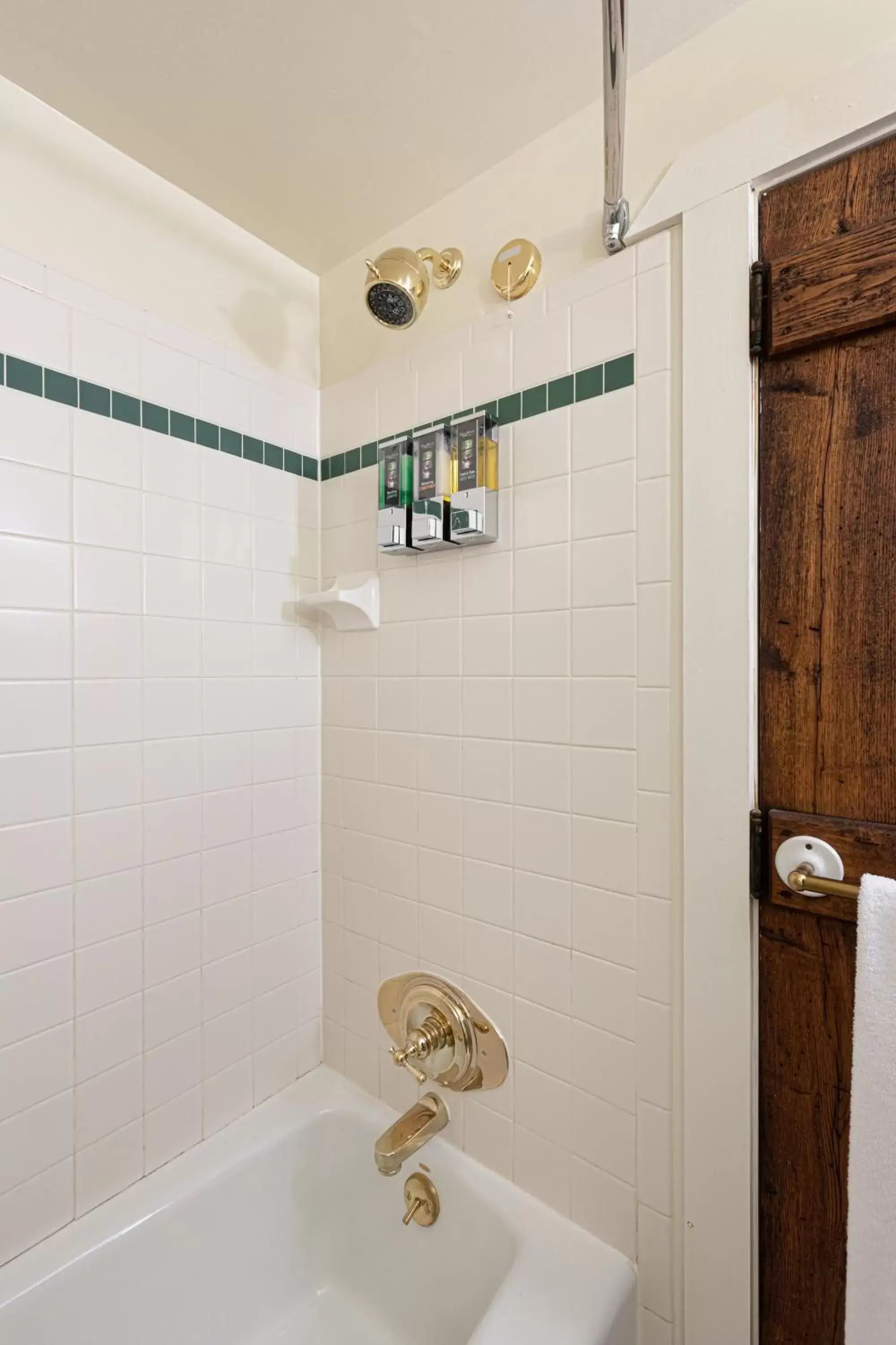 Bathroom in Lake Pointe Inn