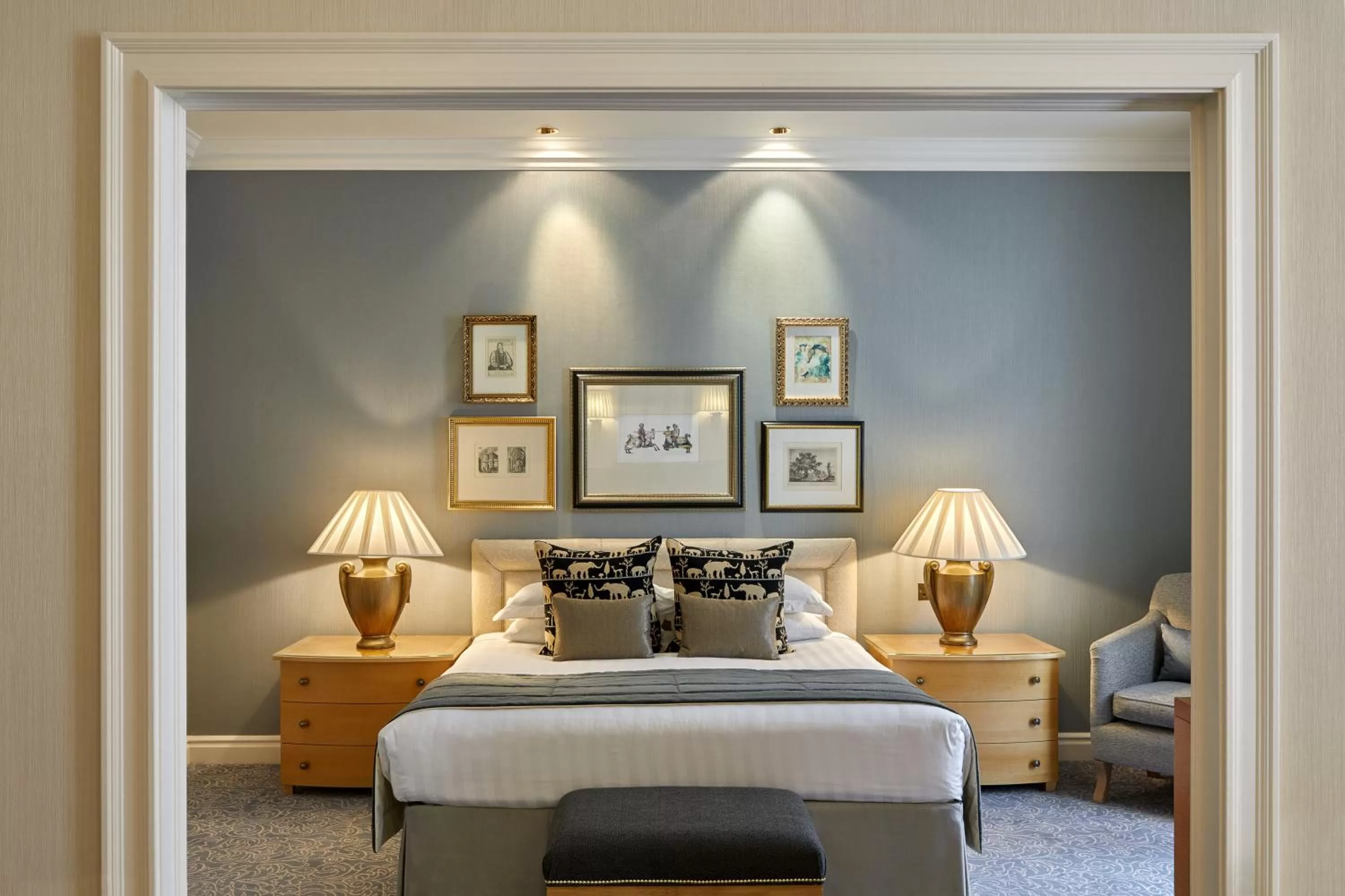 Bedroom, Bed in The Landmark London