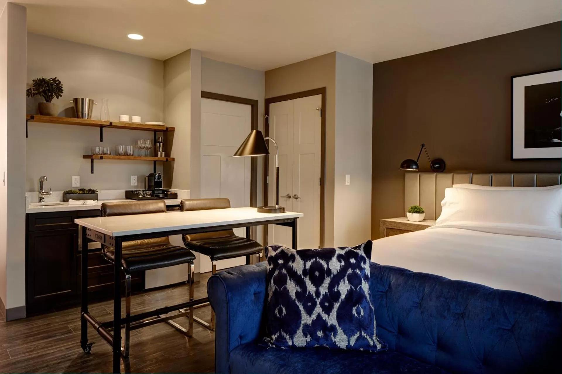 Photo of the whole room, Bed in Archer Hotel Florham Park