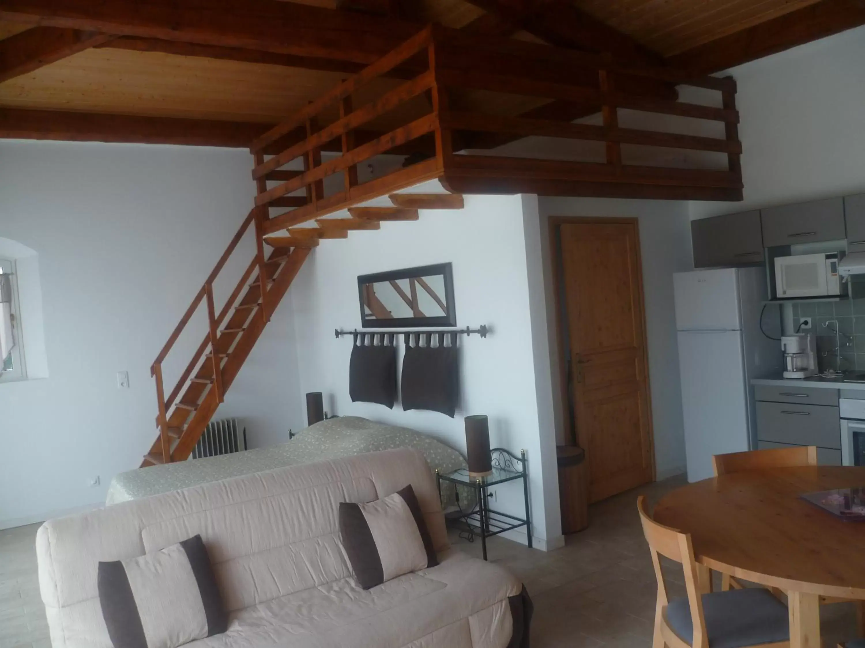 Photo of the whole room, Seating Area in Chambre d'hôtes "La Bastide des Eucalyptus"