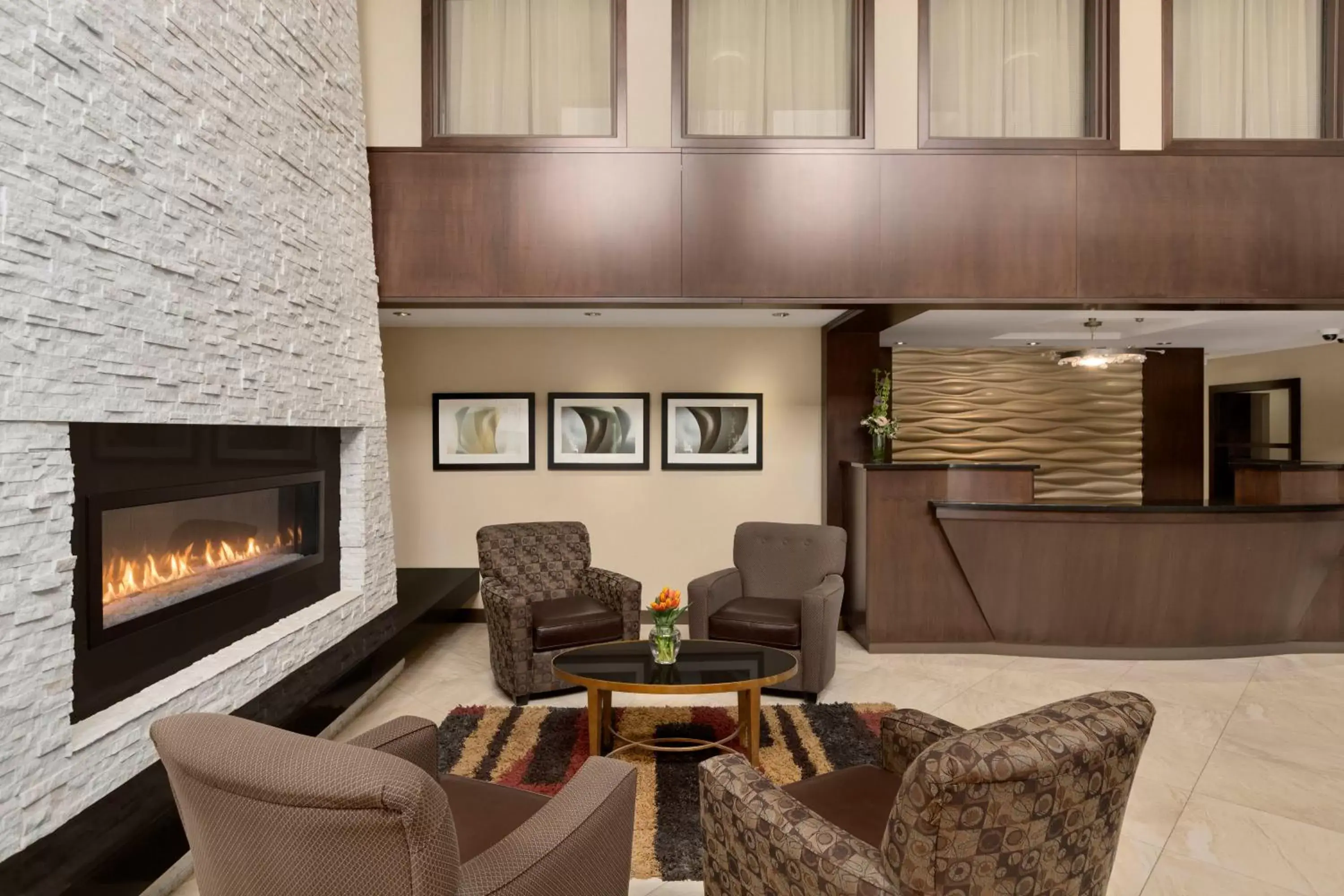 Lobby or reception, Seating Area in Best Western Plus Edmonton Airport Hotel