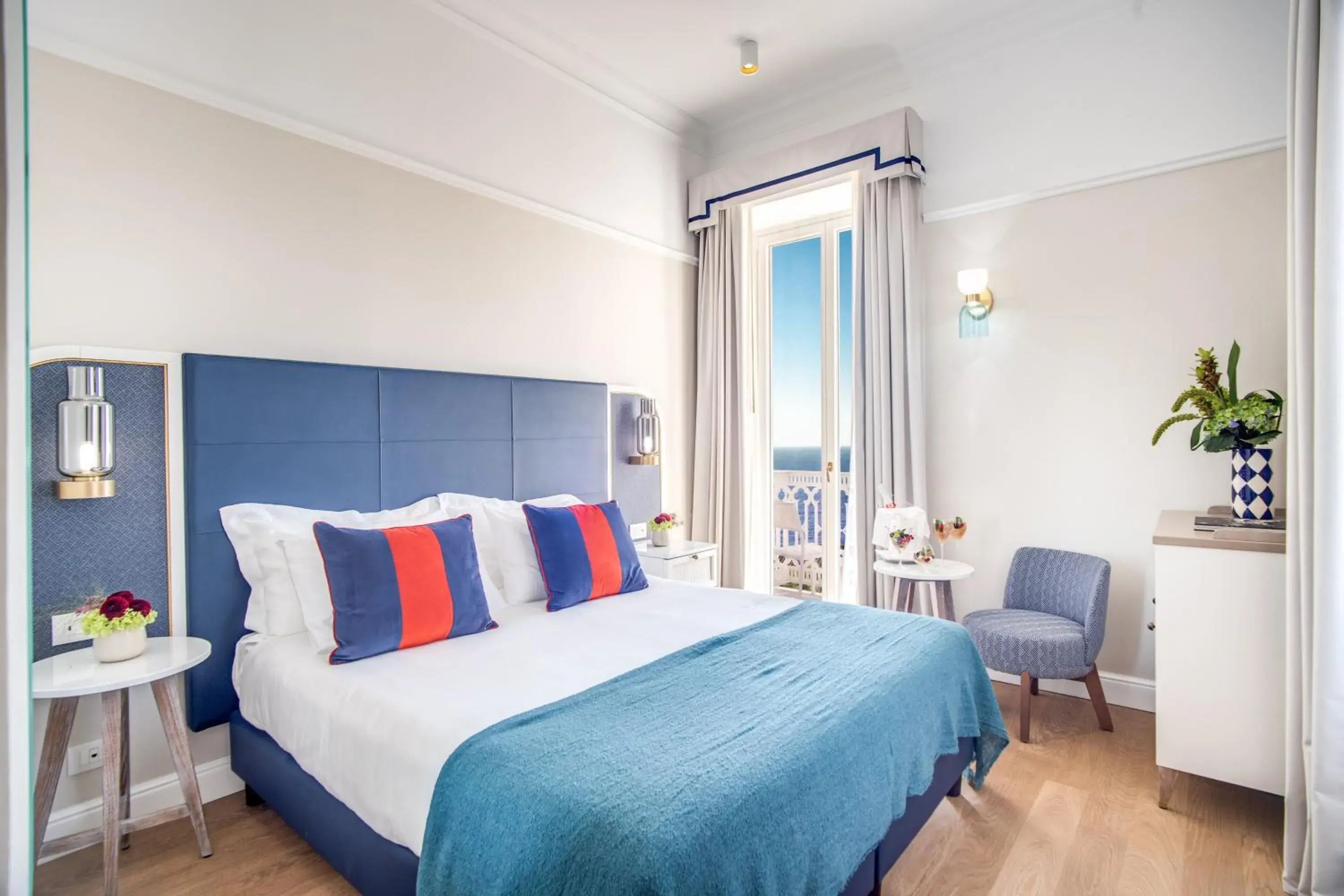 Bedroom, Bed in Hotel Mediterraneo