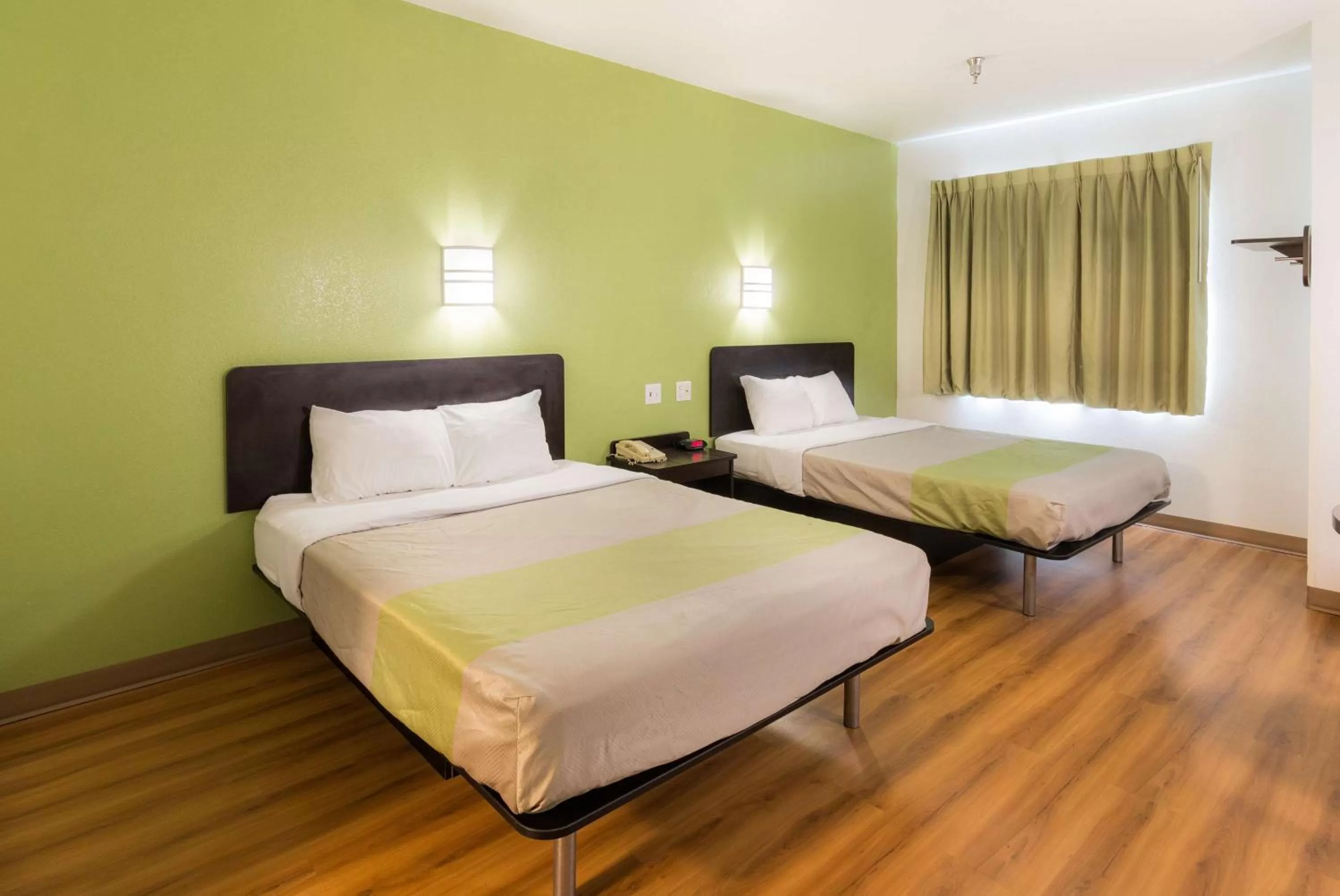 Bedroom, Bed in Motel 6-Hillsboro, TX