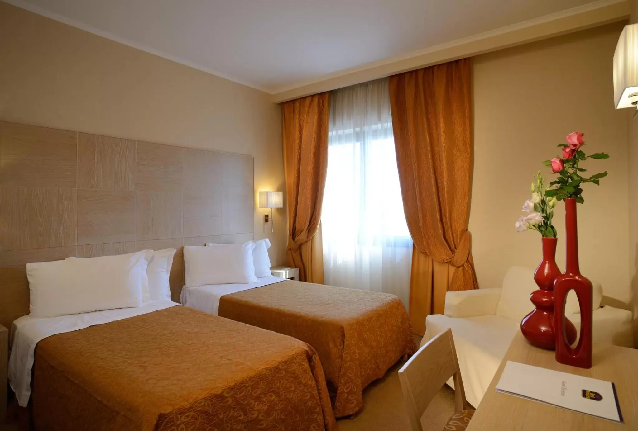Photo of the whole room, Bed in Best Western Hotel Rome Airport