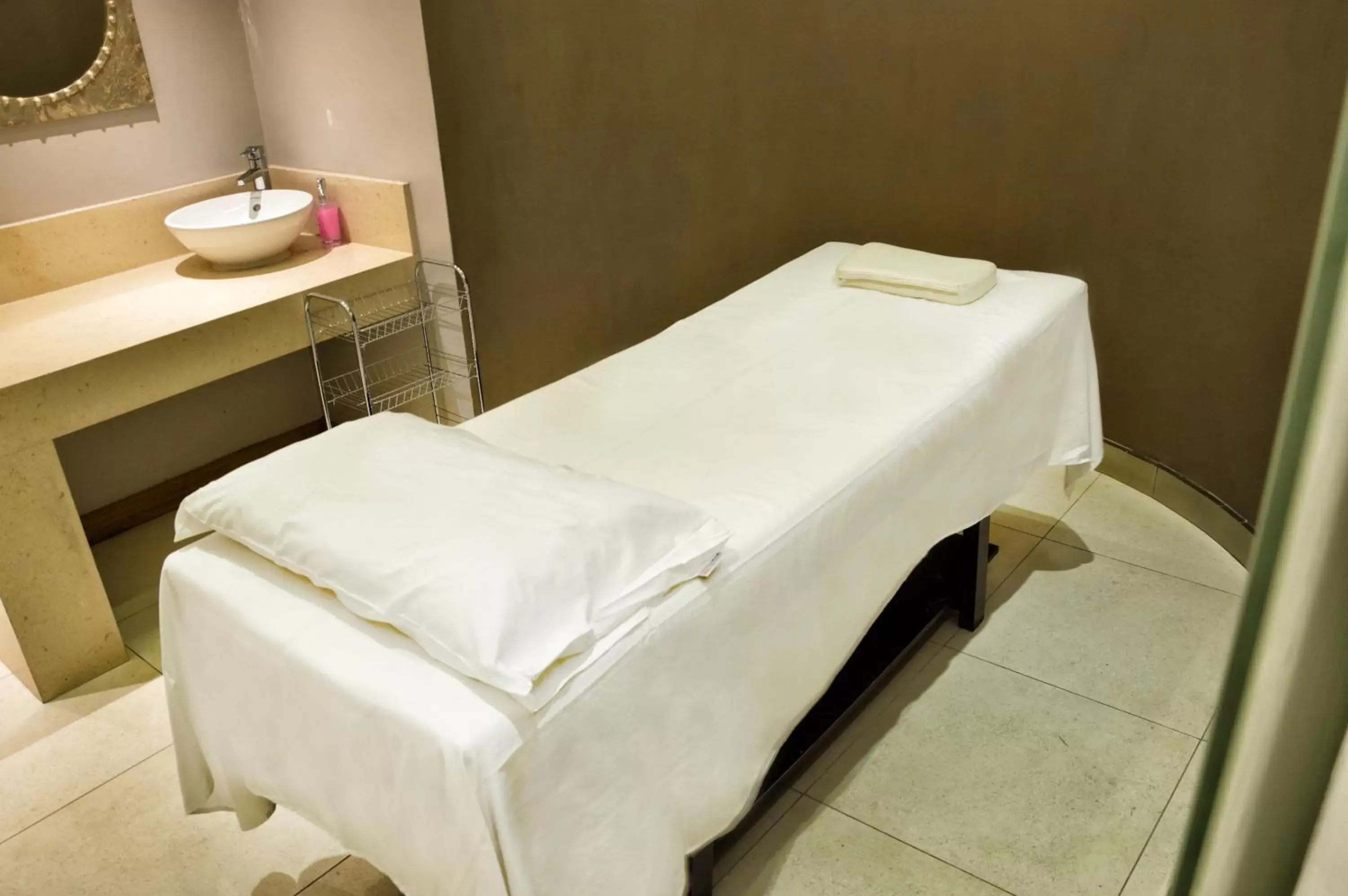 Fitness centre/facilities in The Zehneria Hotel Fitness centre/facilities in The Zehneria Hotel