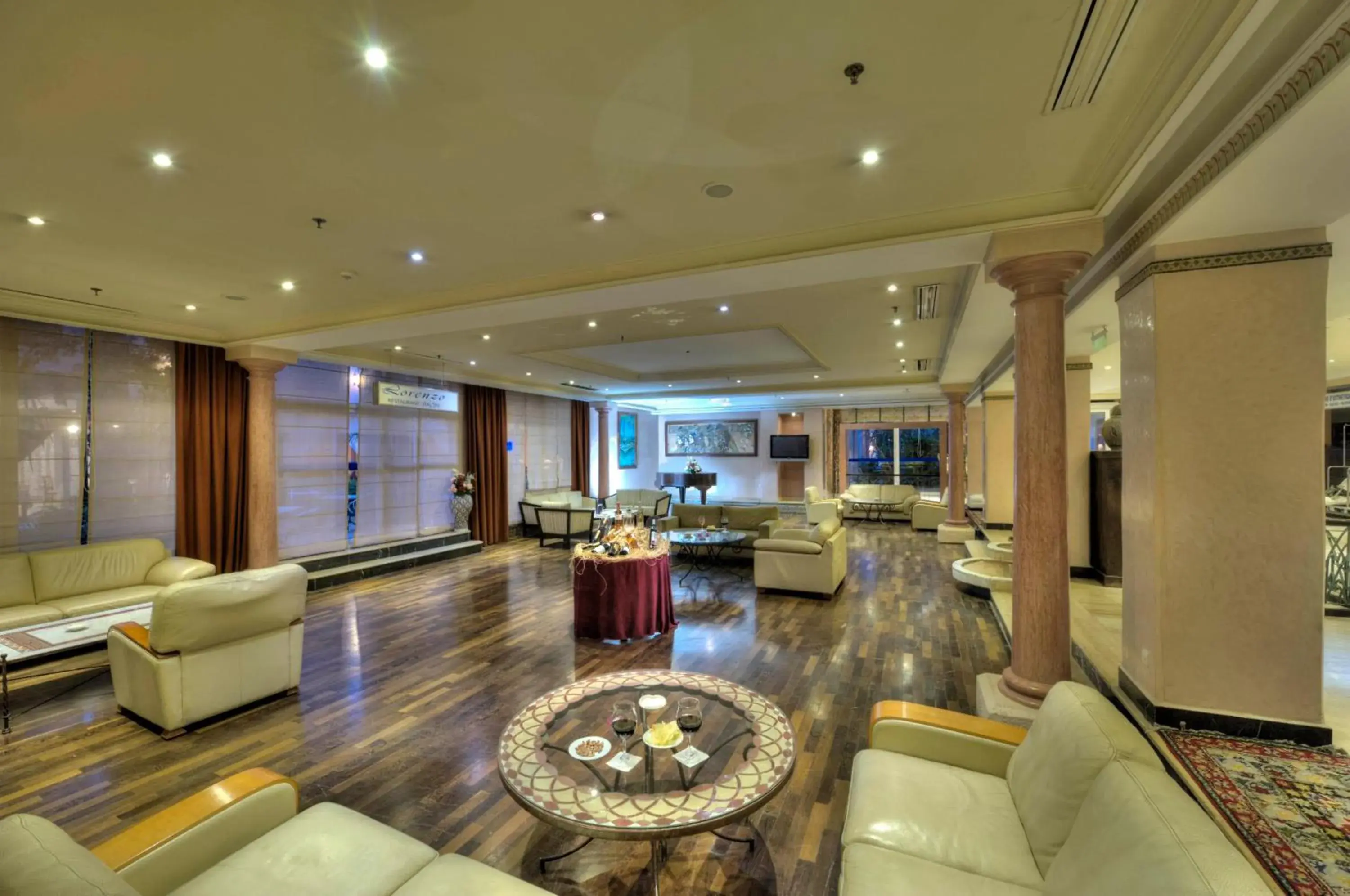 Lobby or reception, Lounge/Bar in Hotel Farah Marrakech Lobby or reception, Lounge/Bar in Hotel Farah Marrakech