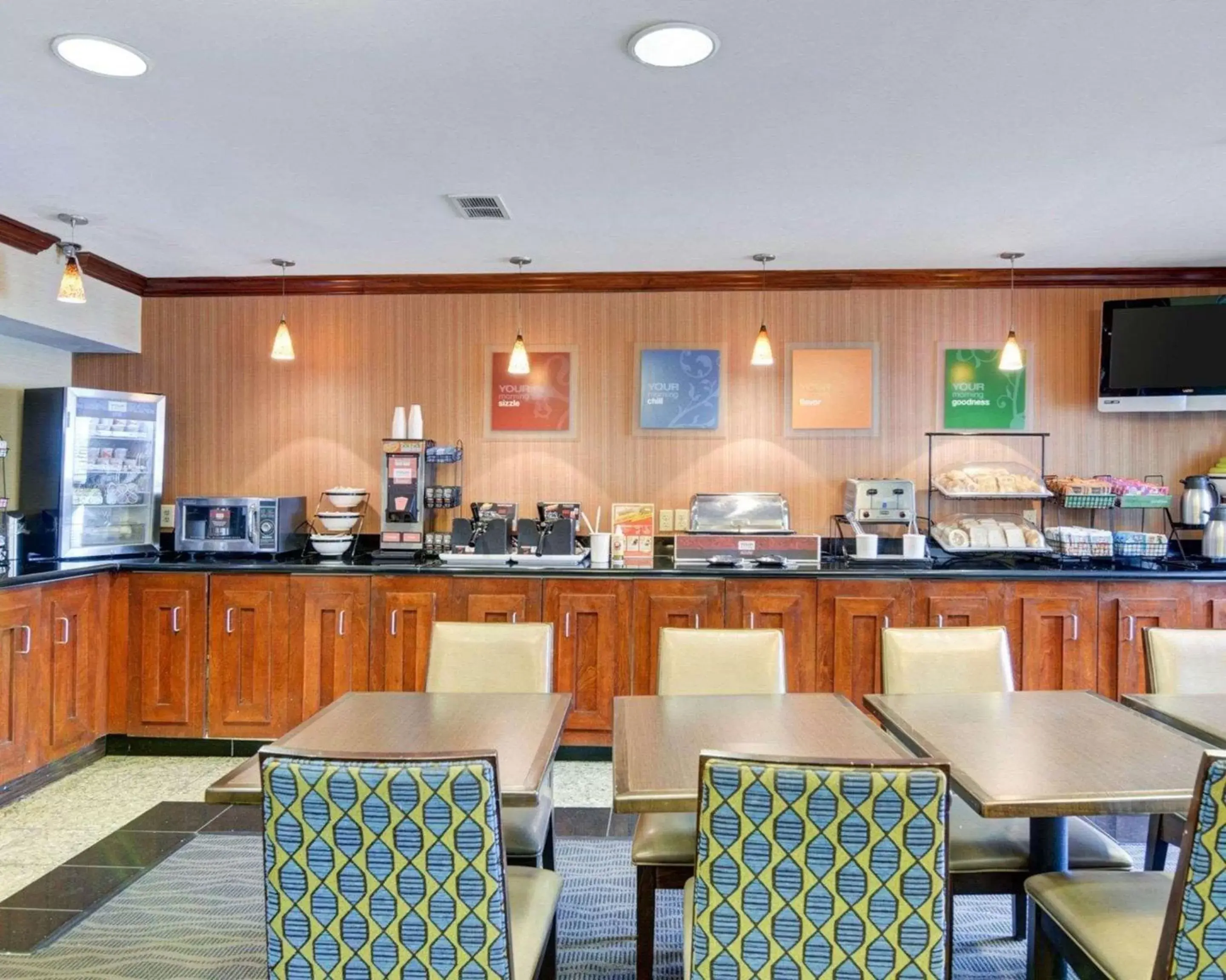 Restaurant/Places to Eat in Comfort Inn & Suites Airport Dulles-Gateway