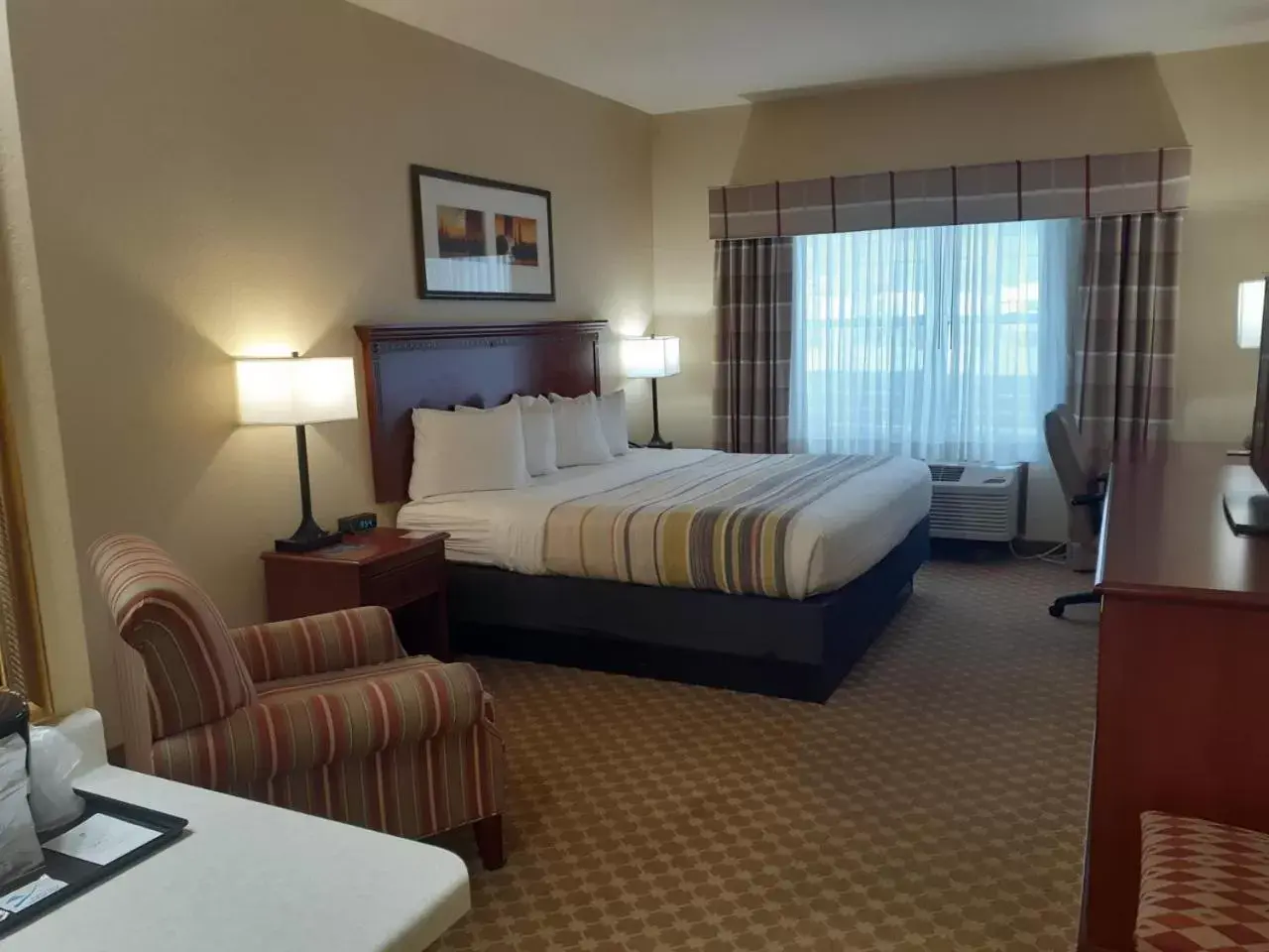 Bed in Country Inn & Suites by Radisson, Freeport, IL