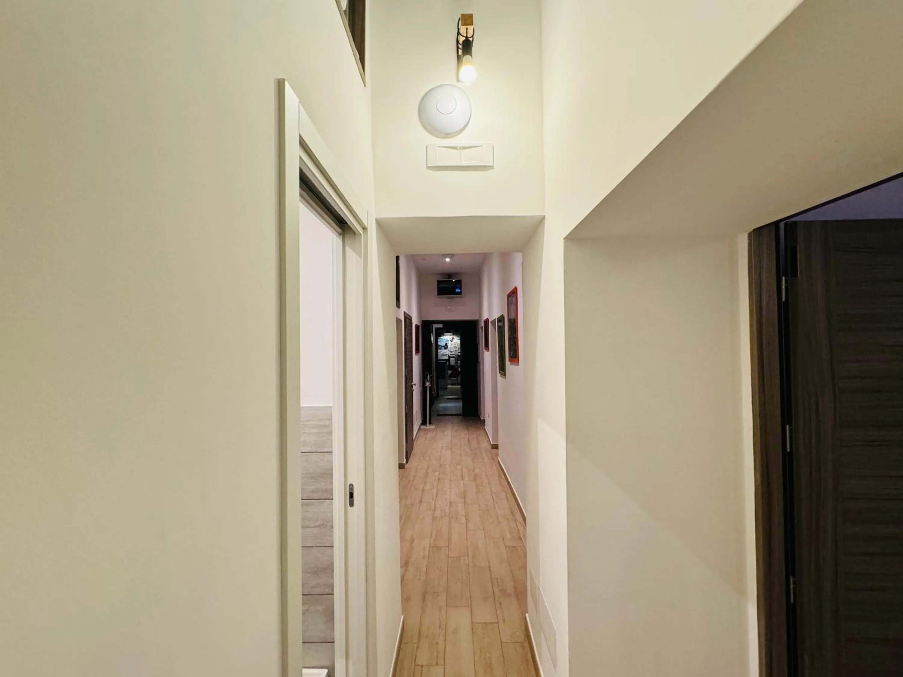 Facade/entrance in Hostel Mancini Naples