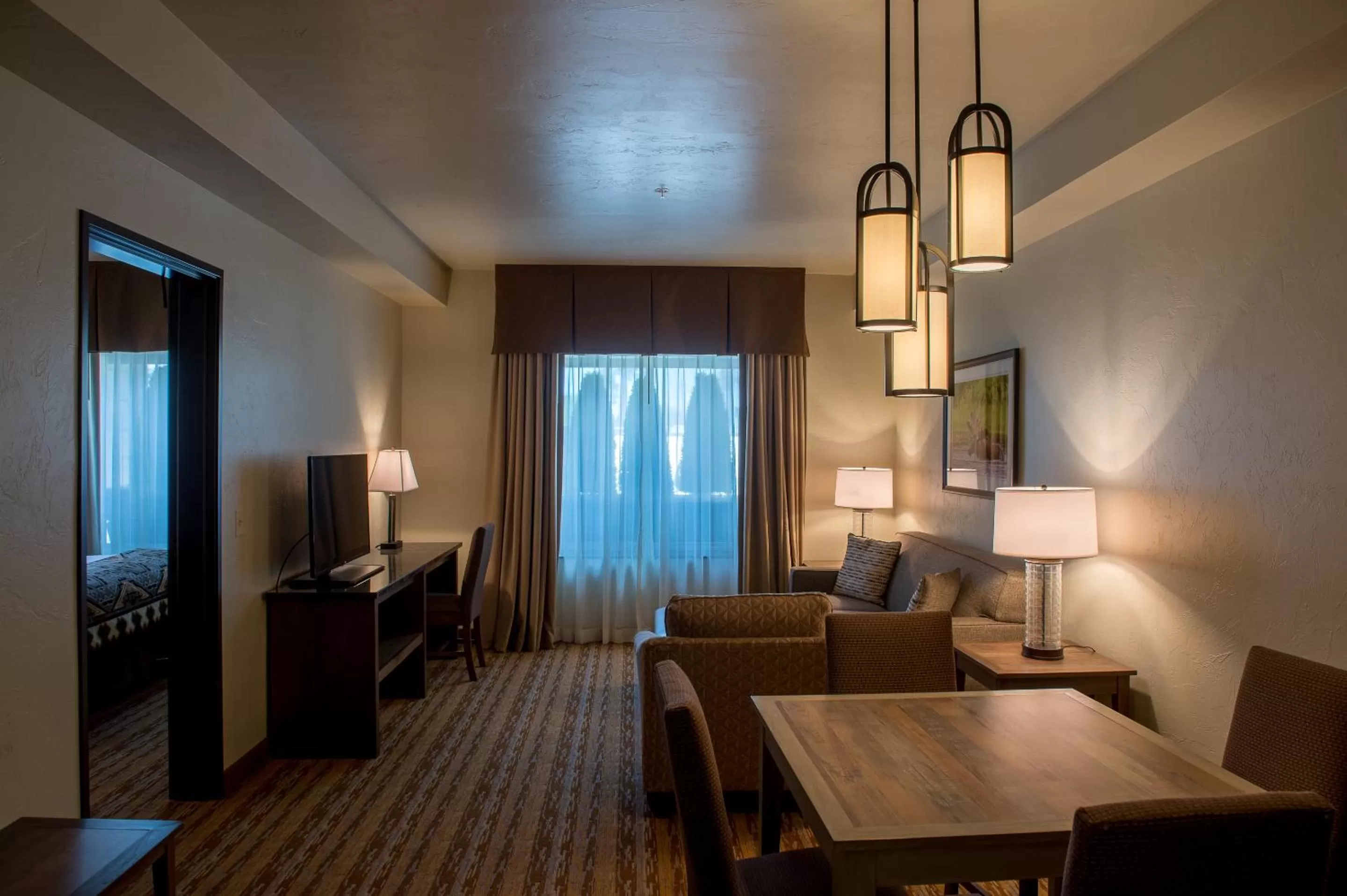 TV and multimedia in Cedar Creek Lodge & Conference Center