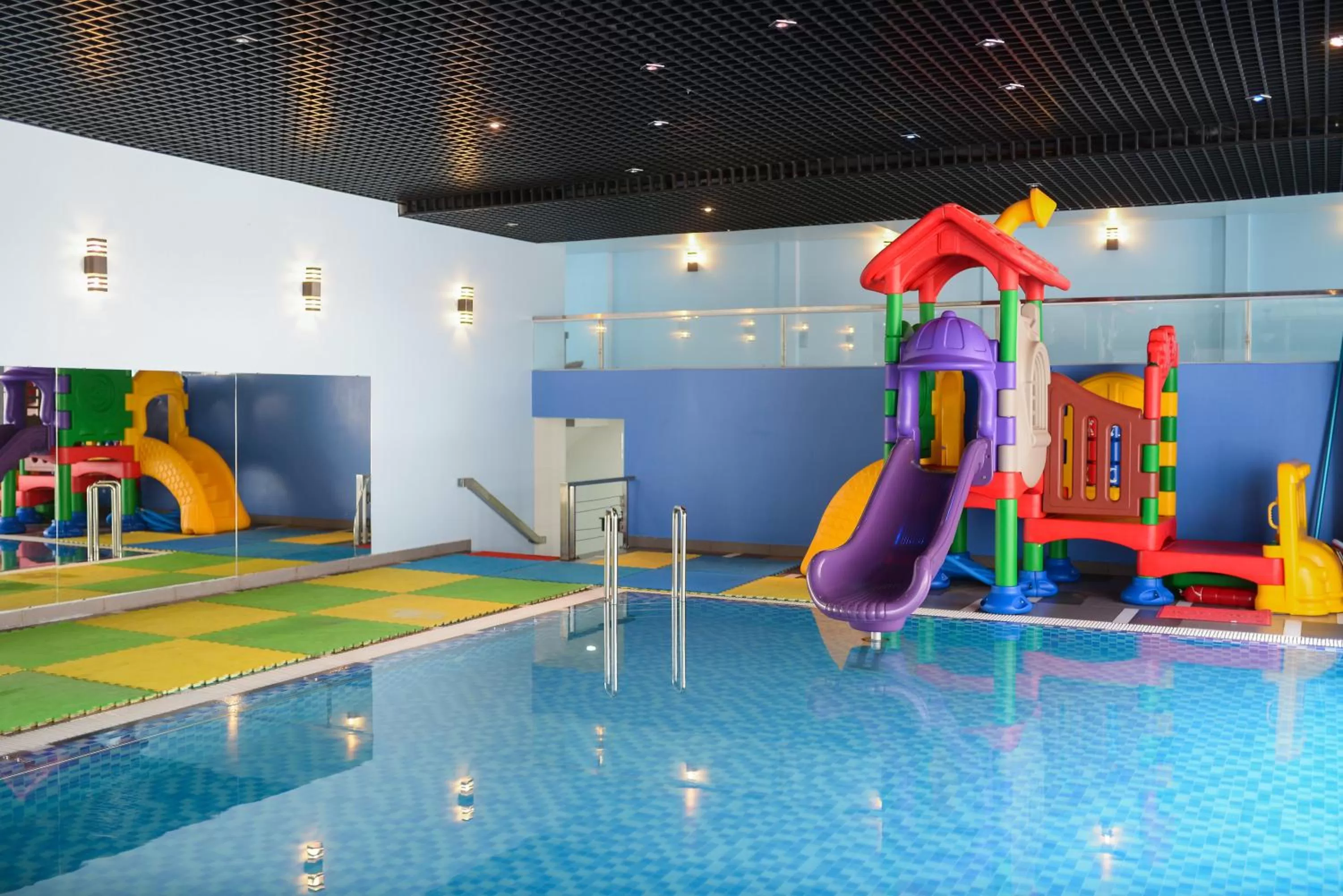Swimming Pool in Khách sạn San Hô Vũng Tàu (Coral Hotel)