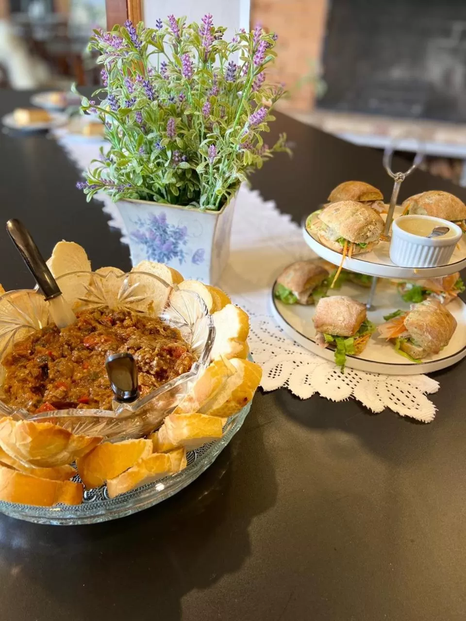 Restaurant/places to eat in Pousada das Lavandas