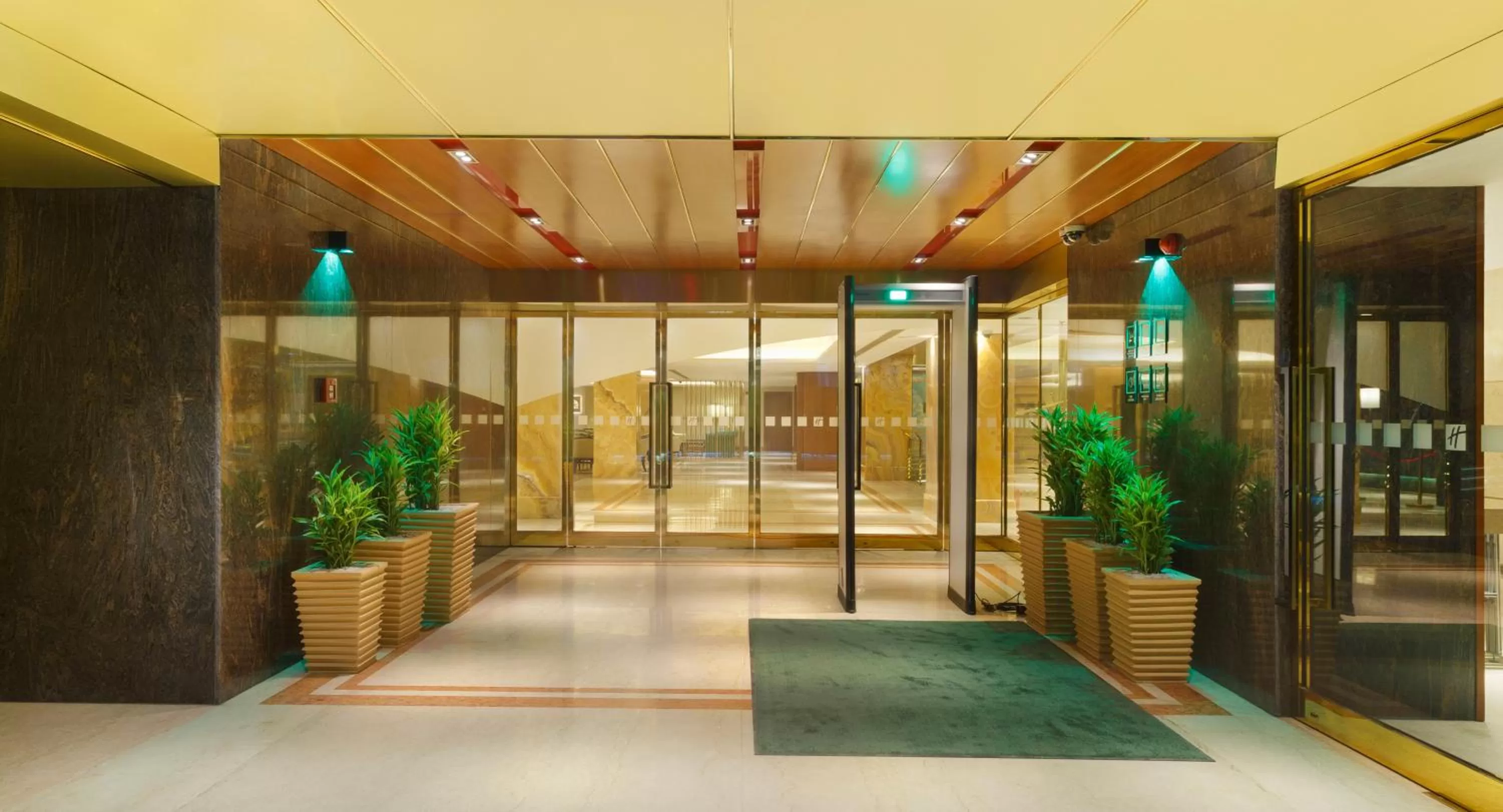 Facade/entrance in Holiday Inn Dhaka City Centre by IHG