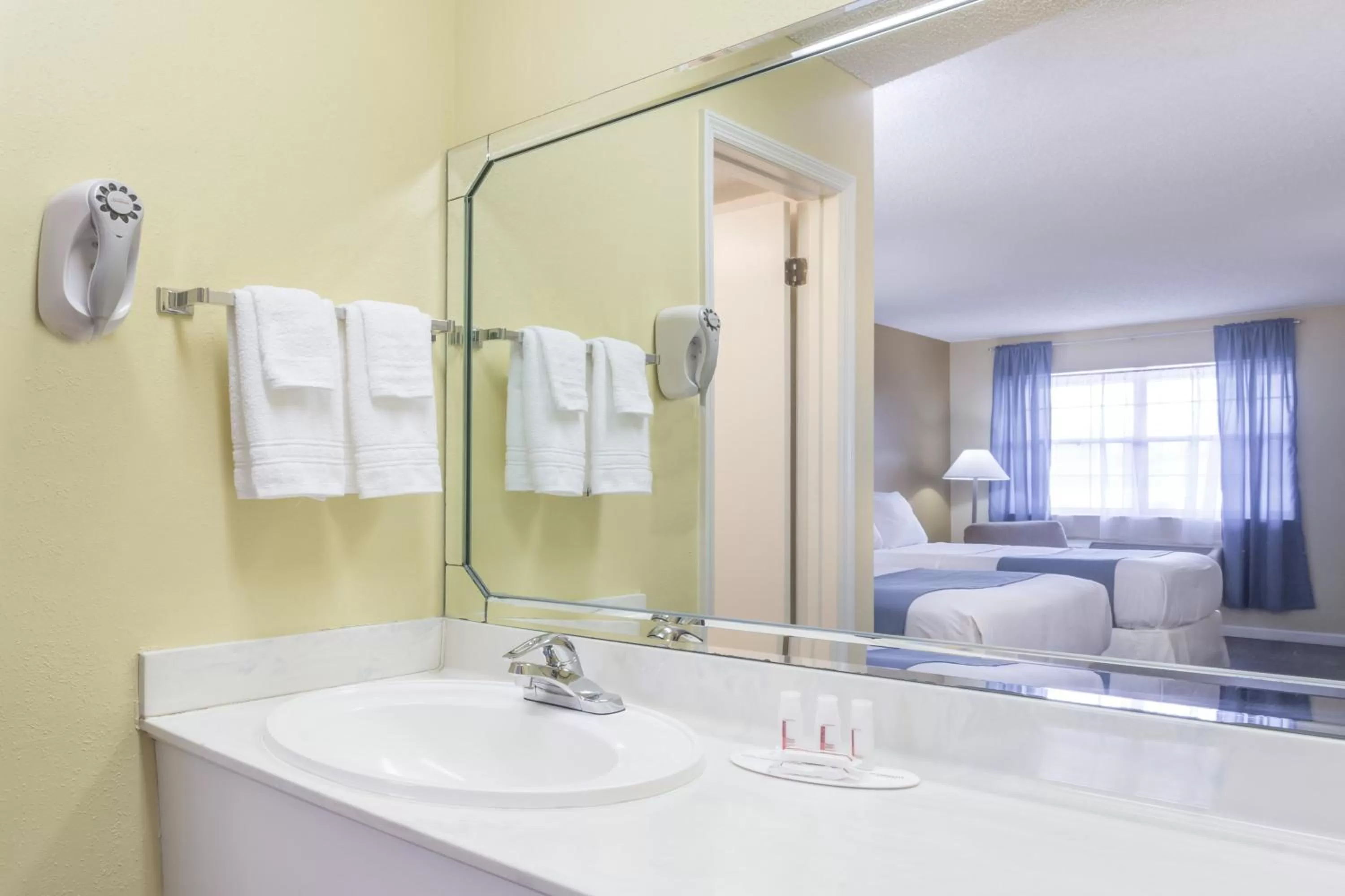 Bathroom, Bed in Days Inn by Wyndham Madison