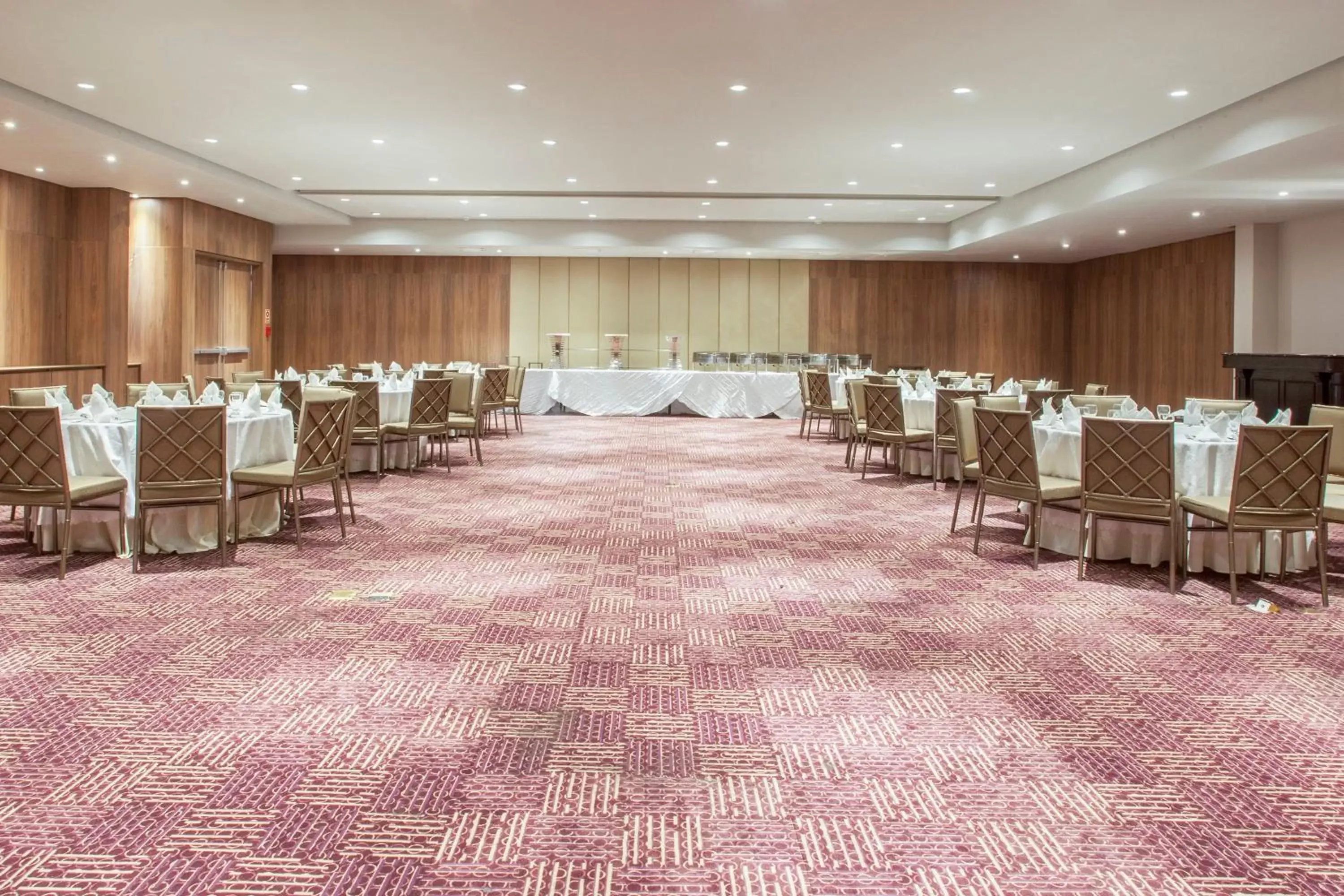 Meeting/conference room in Crowne Plaza Airport, an IHG Hotel