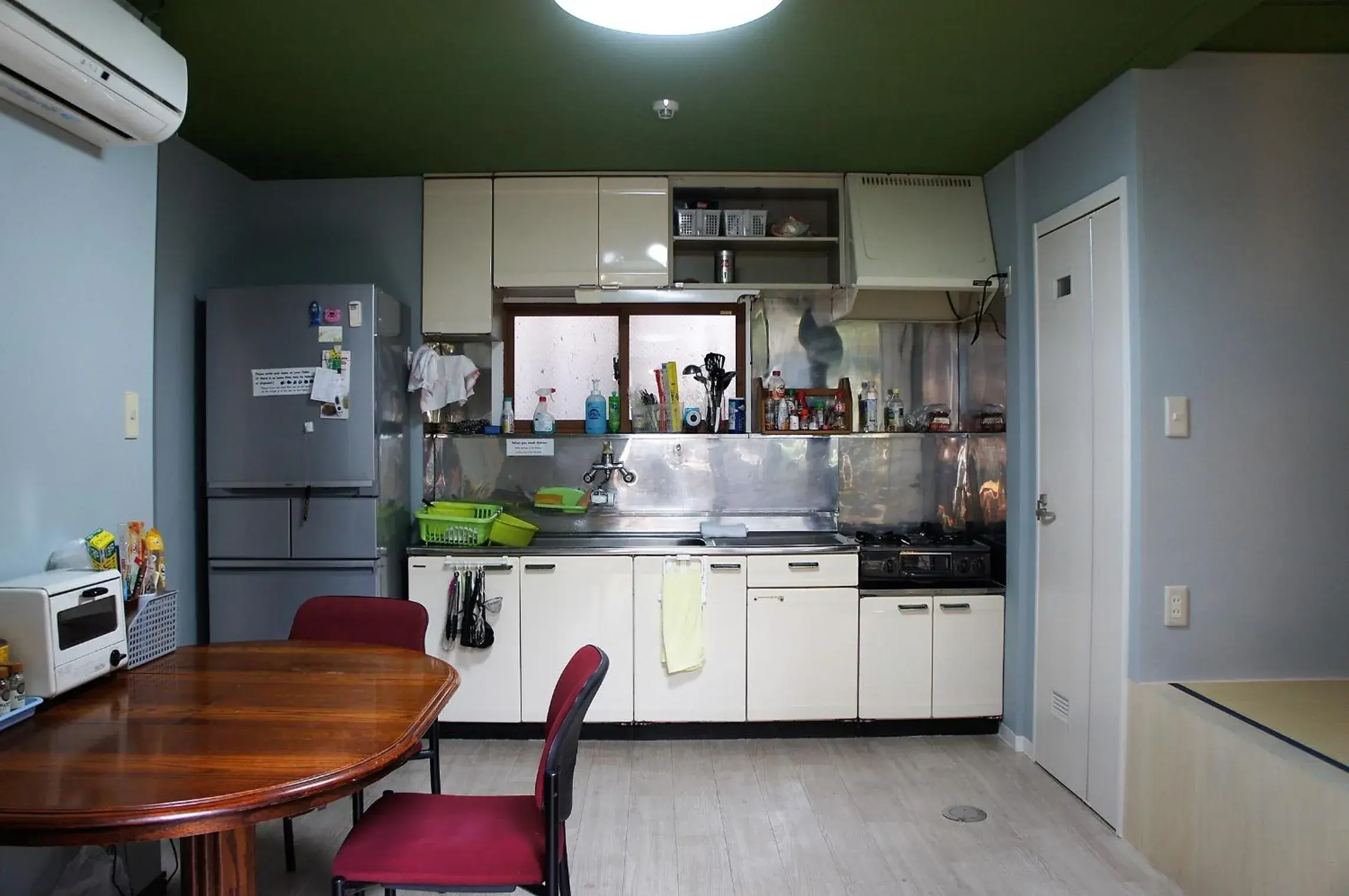 Kitchen or kitchenette, Kitchen/Kitchenette in Juyoh Hotel
