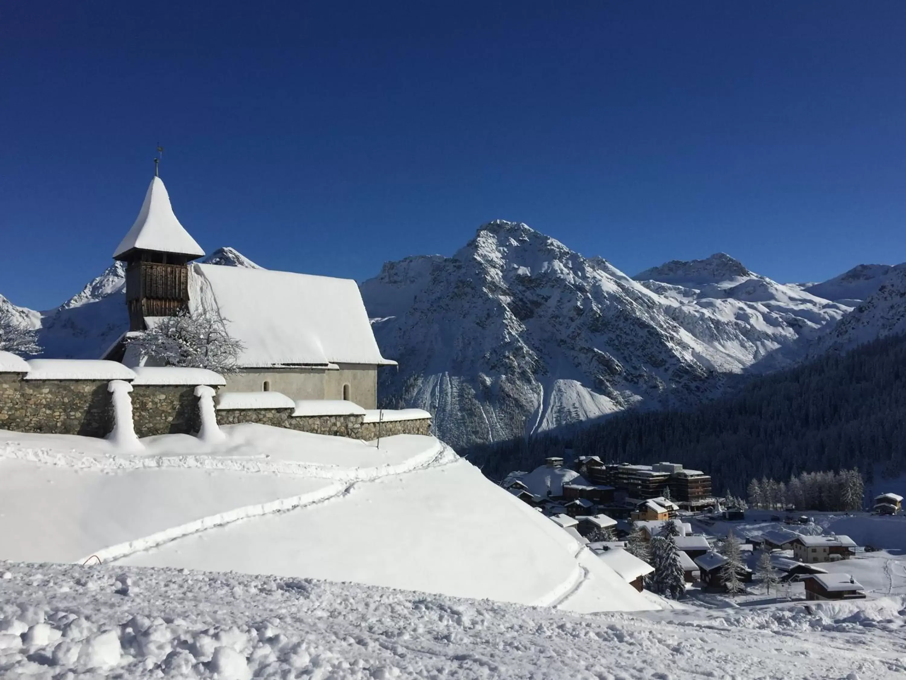 Skiing, Winter in Arosa Kulm Hotel & Alpin Spa