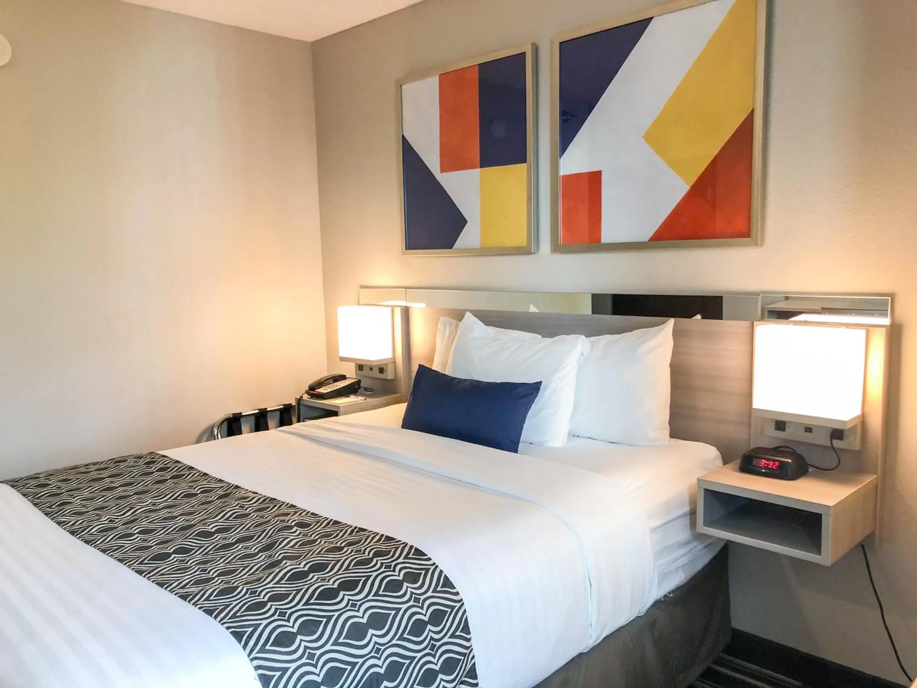 Bed in Microtel Inn & Suites by Wyndham Eagan/St Paul