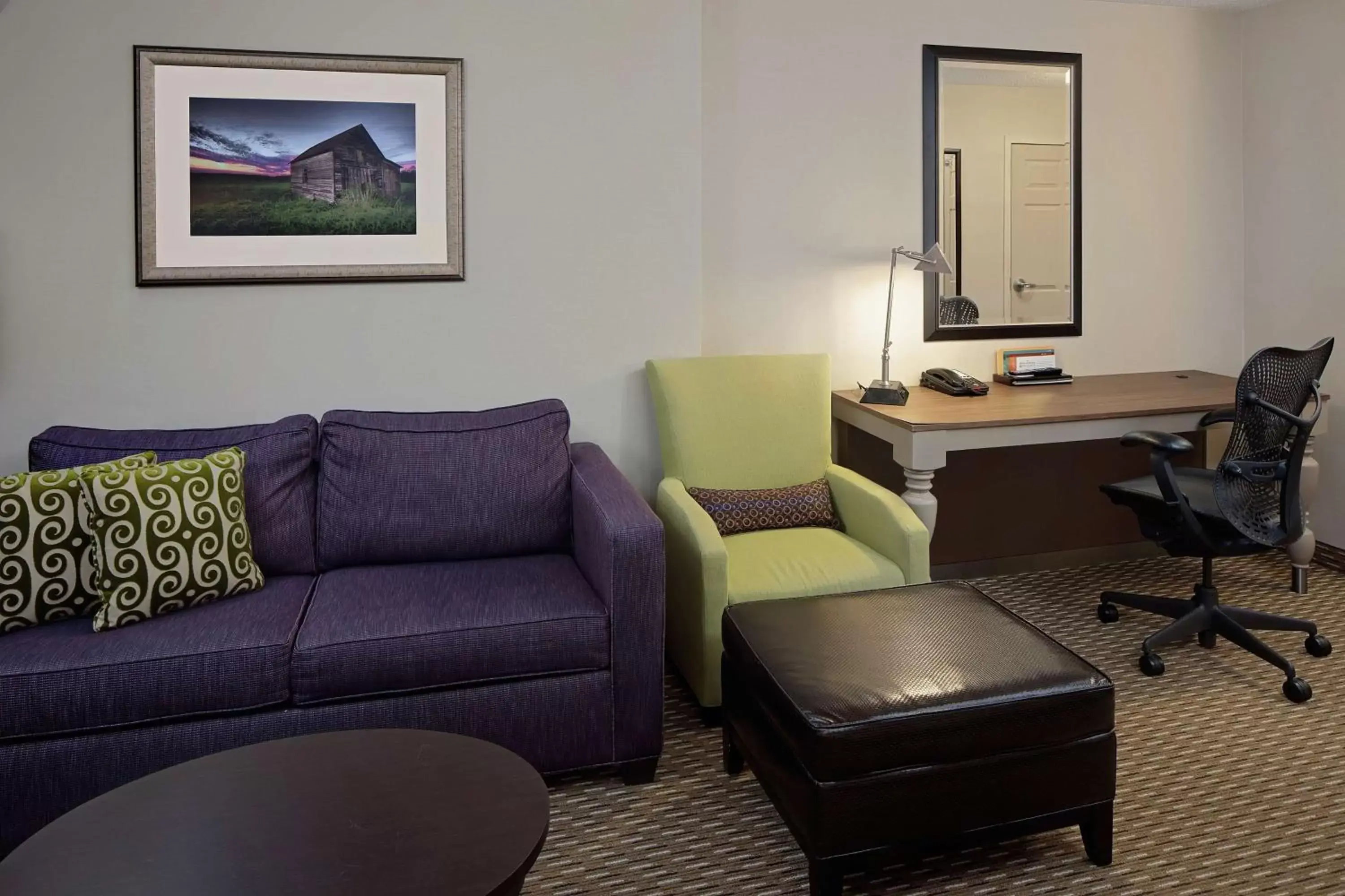 Bedroom, Seating Area in Hilton Garden Inn Hartford North-Bradley International Airport