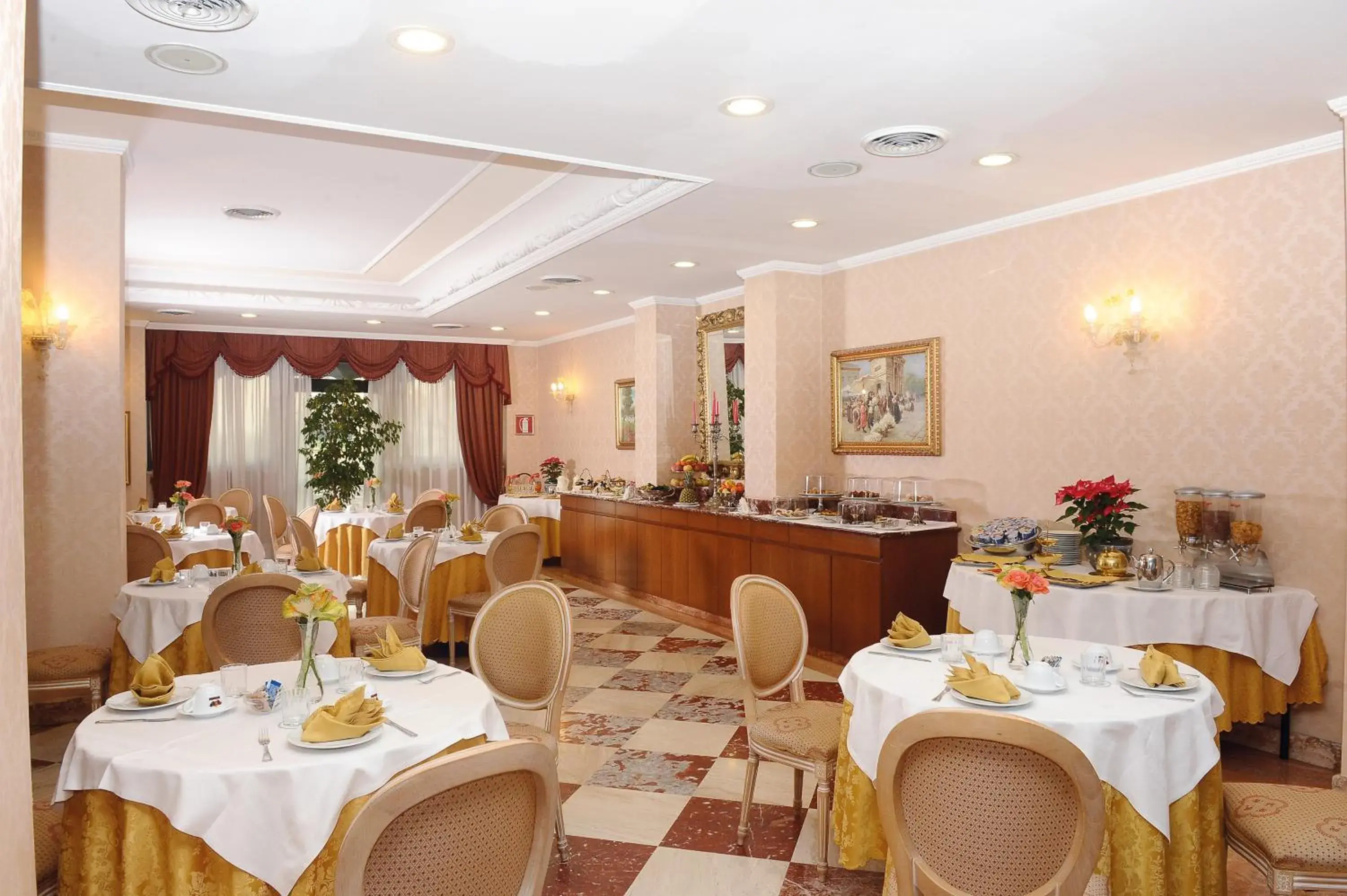Restaurant/Places to Eat in Hotel Principe