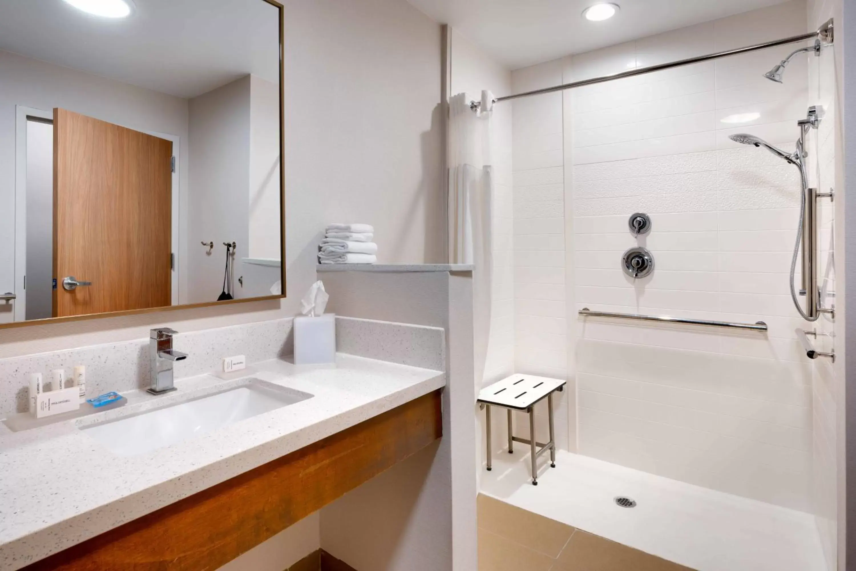 Bathroom in Fairfield Inn & Suites by Marriott Rockport