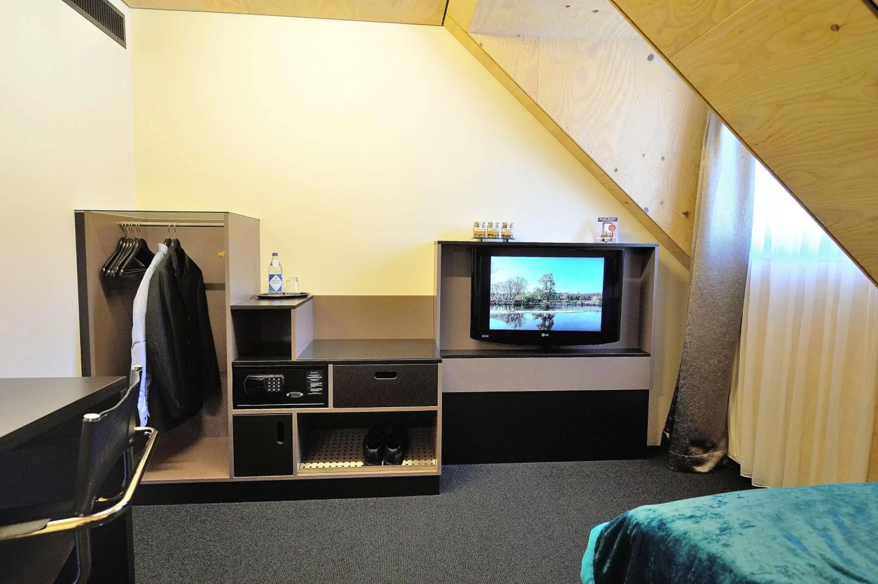 Photo of the whole room, TV/Entertainment Center in Best Western Plus BierKulturHotel Schwanen