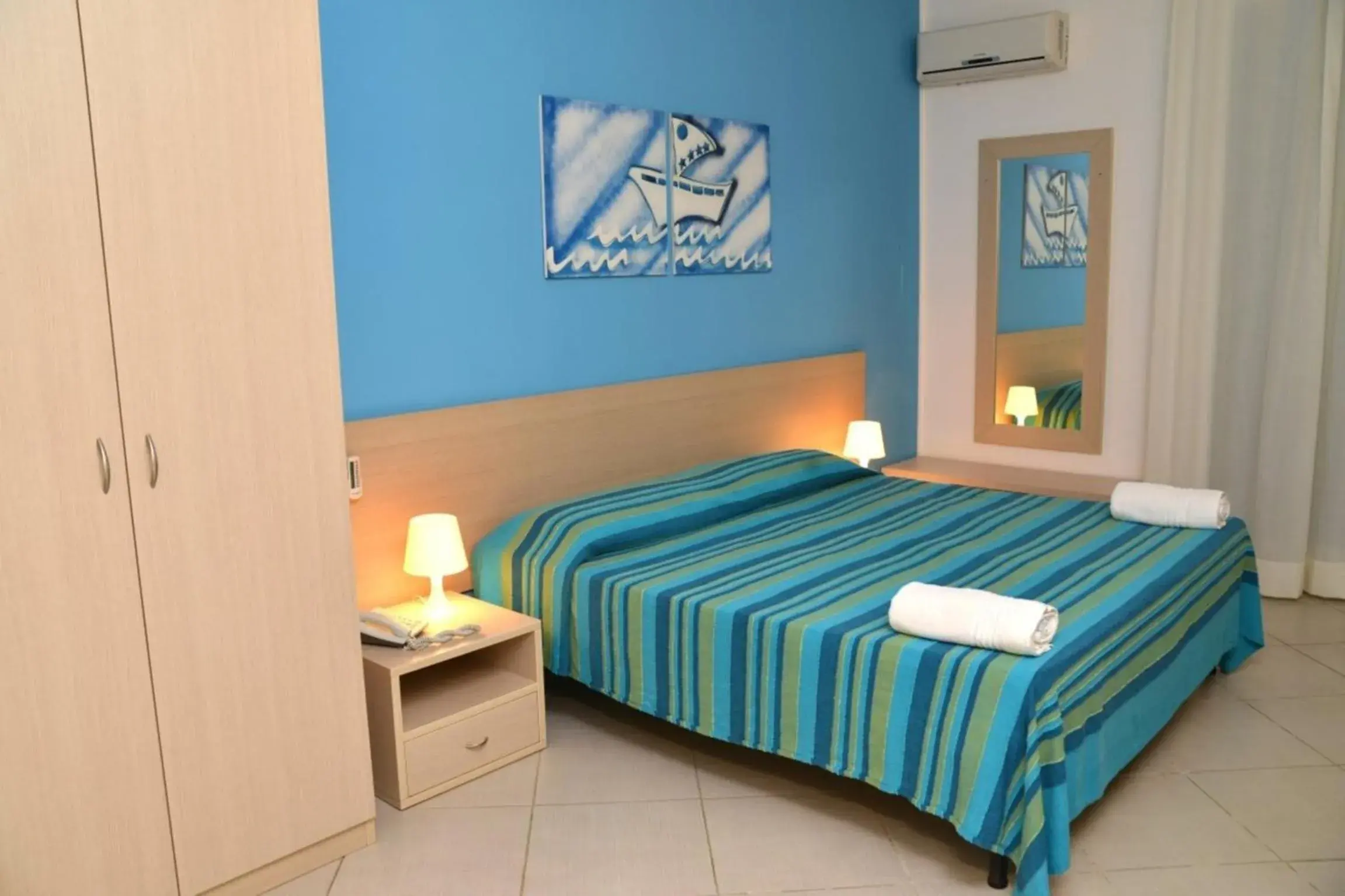 Bedroom, Bed in Hotel Baia Del Sole