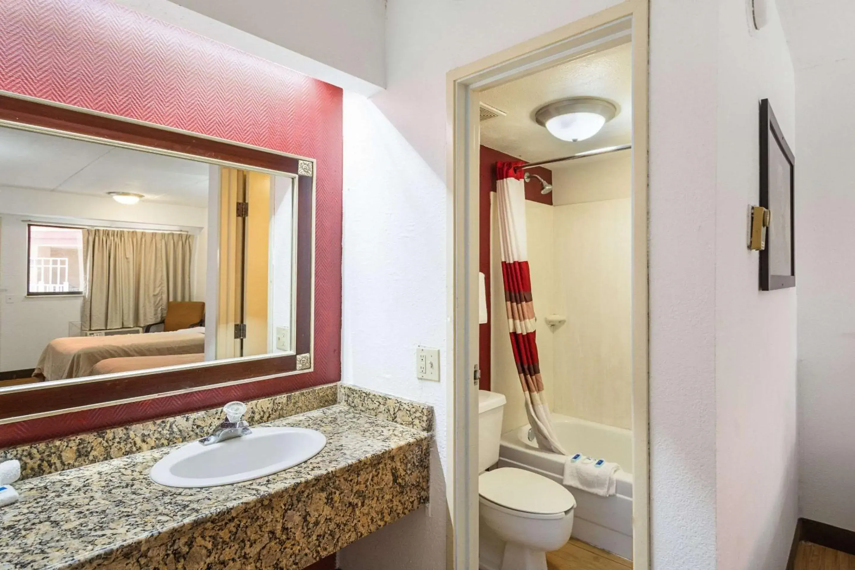 Bathroom in Rodeway Inn Tampa near Busch Gardens-USF