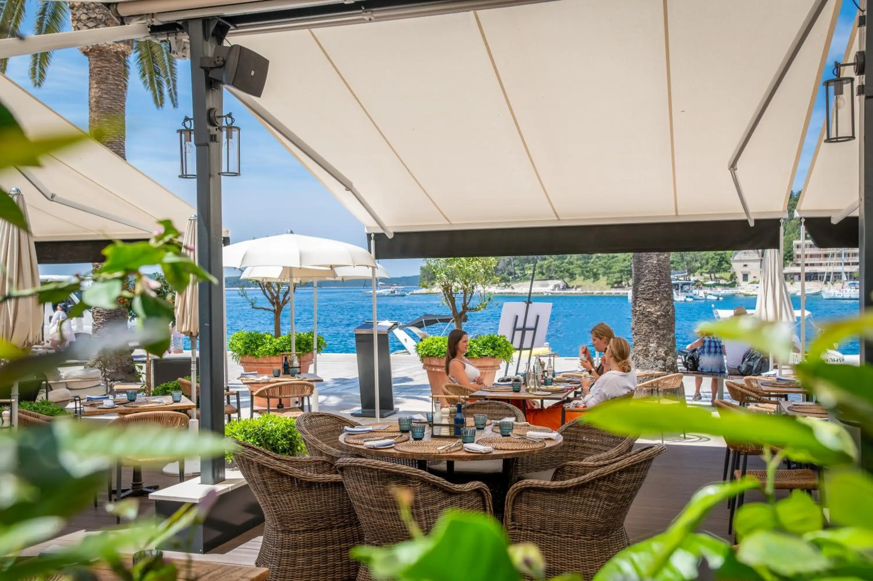 Restaurant/Places to Eat in Riva Marina Hvar Hotel