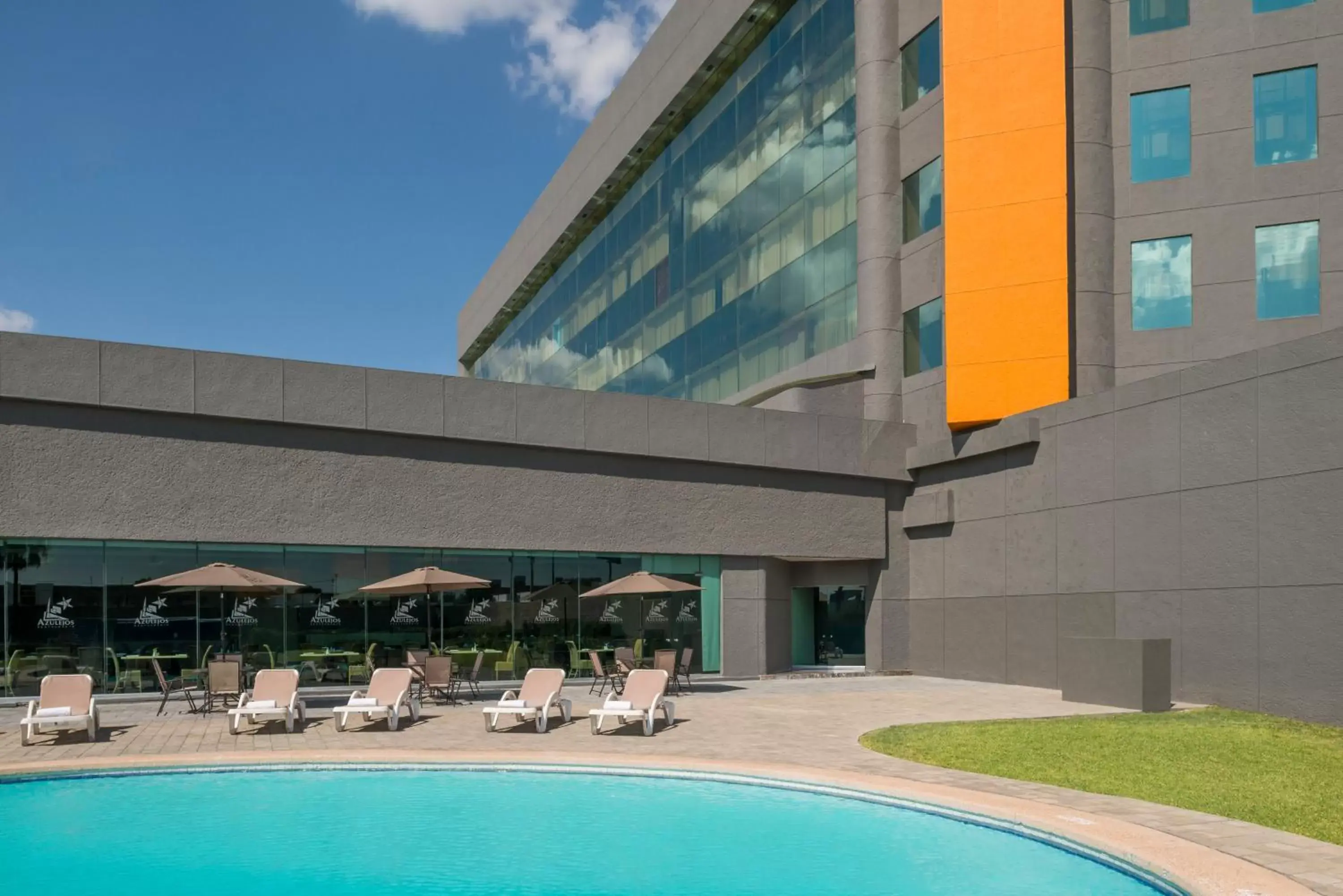 Swimming pool in Real Inn Nuevo Laredo Swimming pool in Real Inn Nuevo Laredo