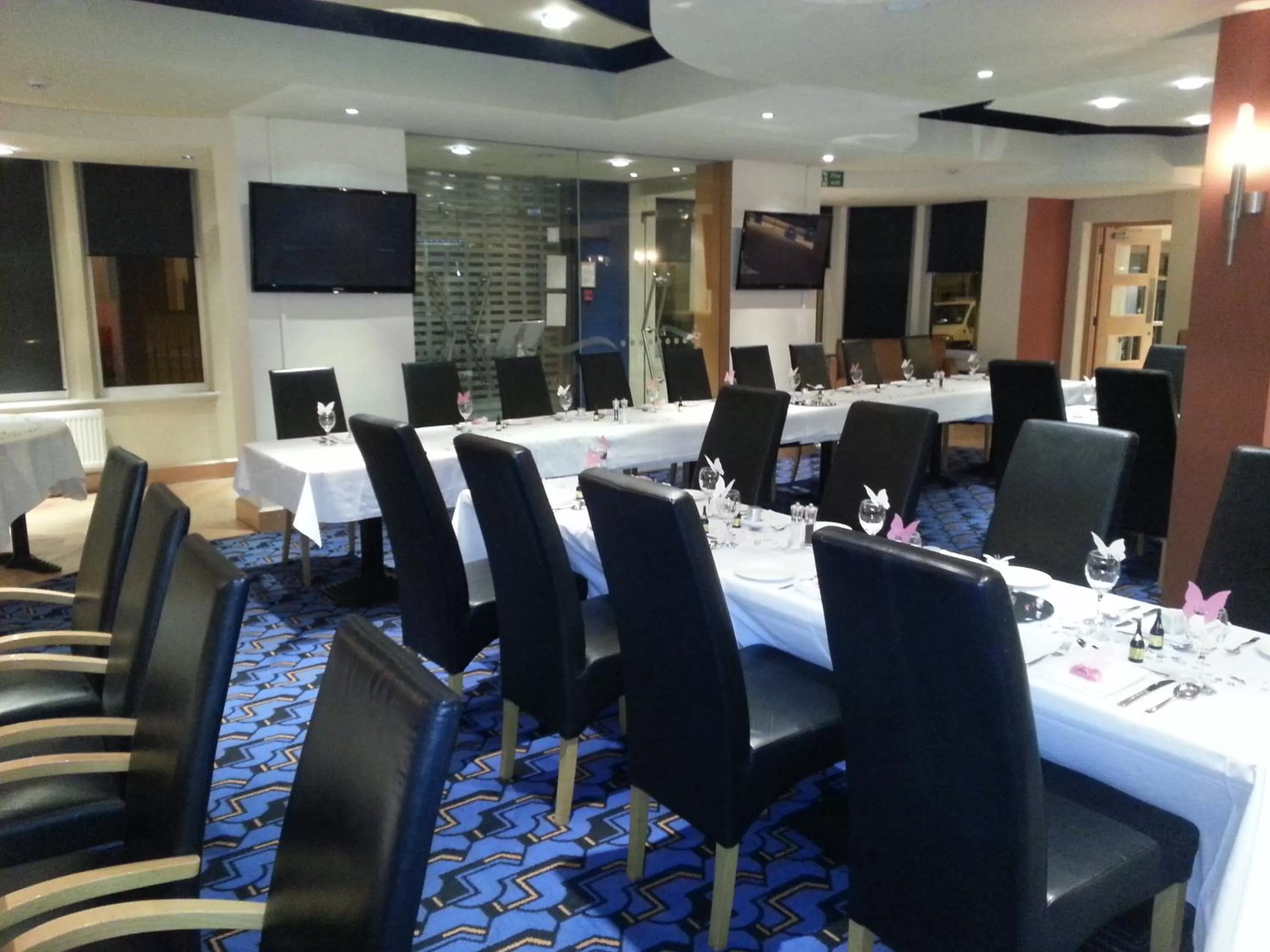 Restaurant/places to eat in The Windsor Hotel