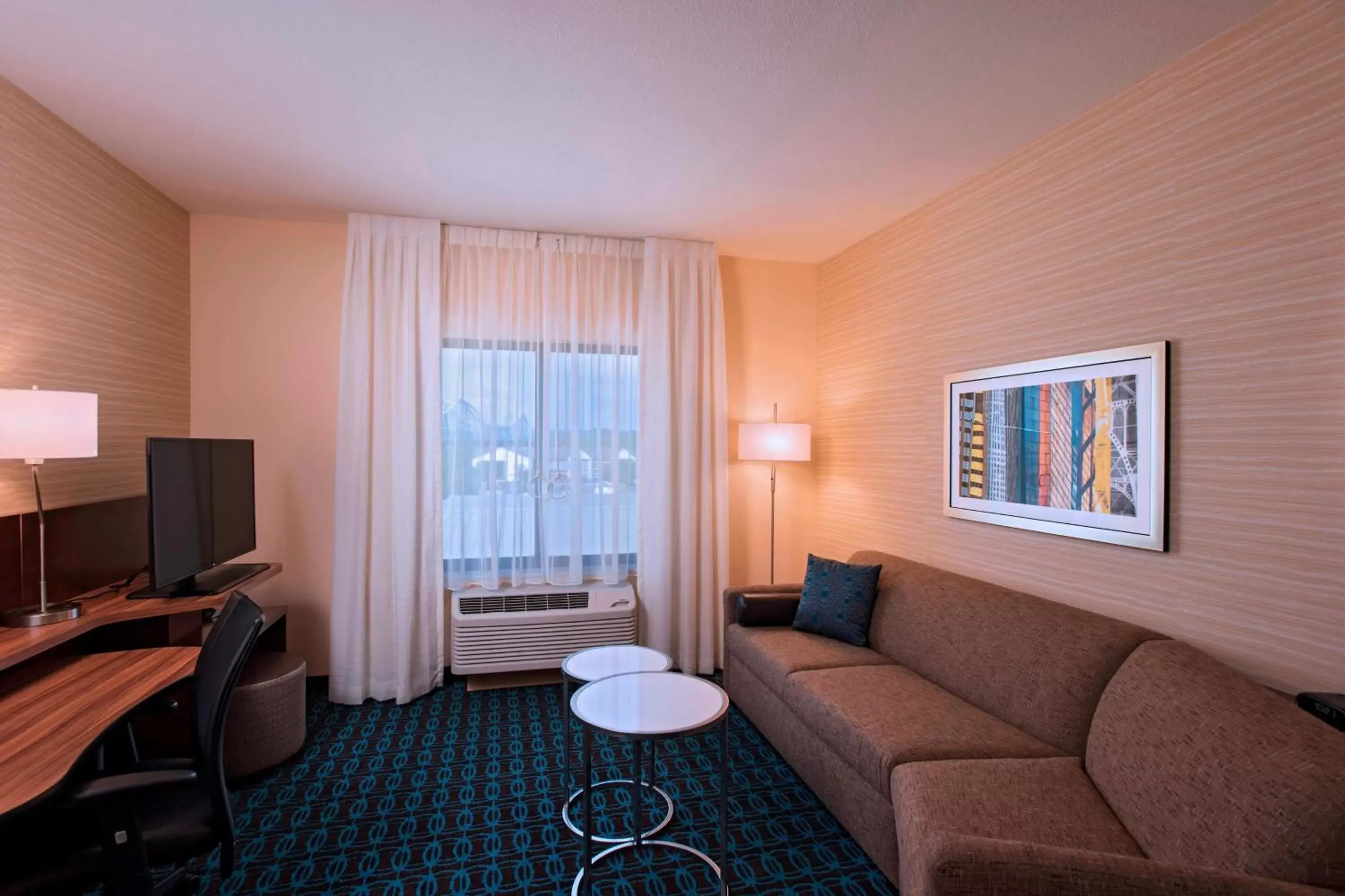 Living room, Seating Area in Fairfield Inn & Suites by Marriott La Crosse Downtown