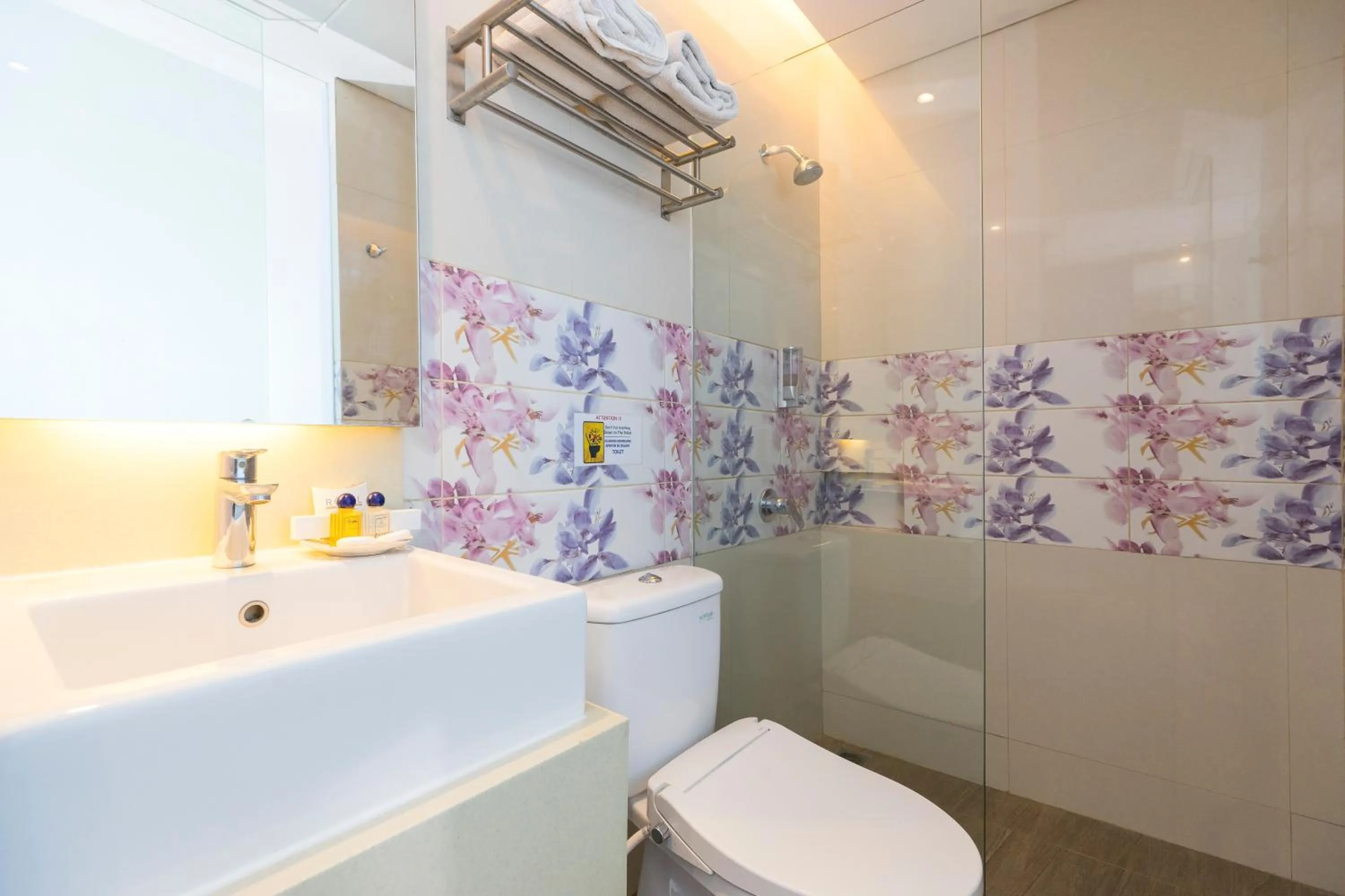 Bathroom in Royal City Hotel Jakarta
