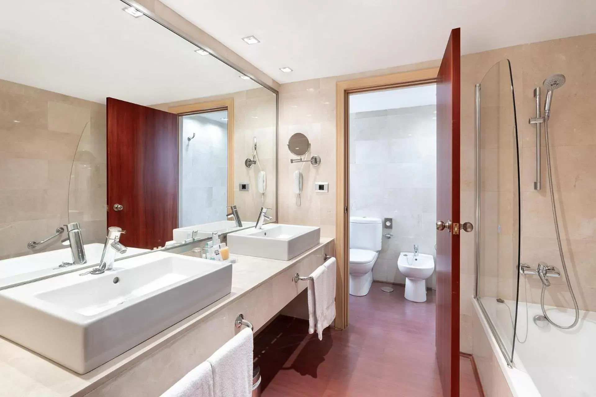 Bathroom in Hotel Cristina by Tigotan Las Palmas - Adults Only